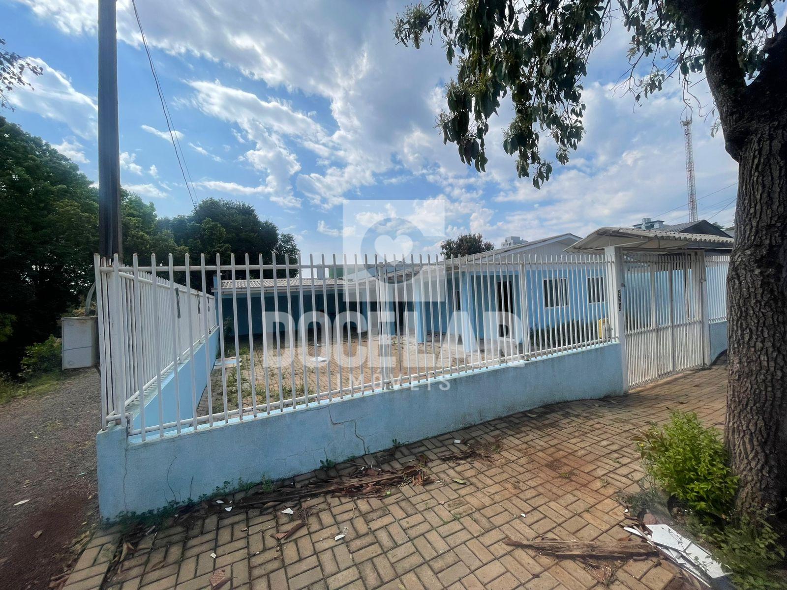 Casa para venda, localizada na Rua Capanema, nº 923, Bairro Sa...