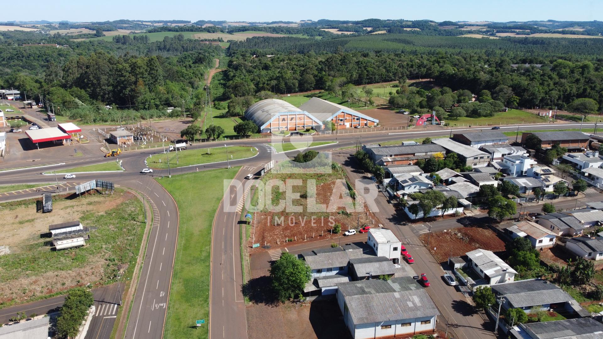 Lote Comercial de com 2.349 m² na Avenida das Torres, Próximo ...