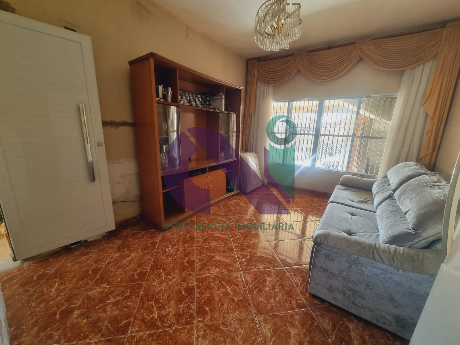 Imóvel à venda com 2 casas no quintal, no Jardim das Flores, O...