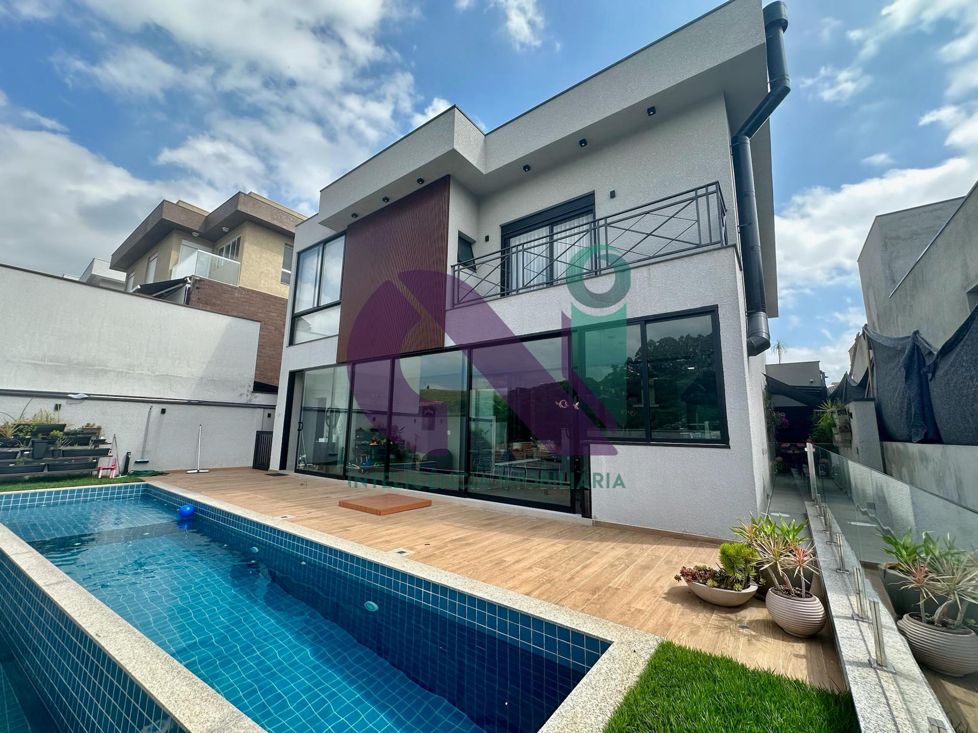Casa em Santana de Parnaiba 3 su?tes, piscina infinita e vista...