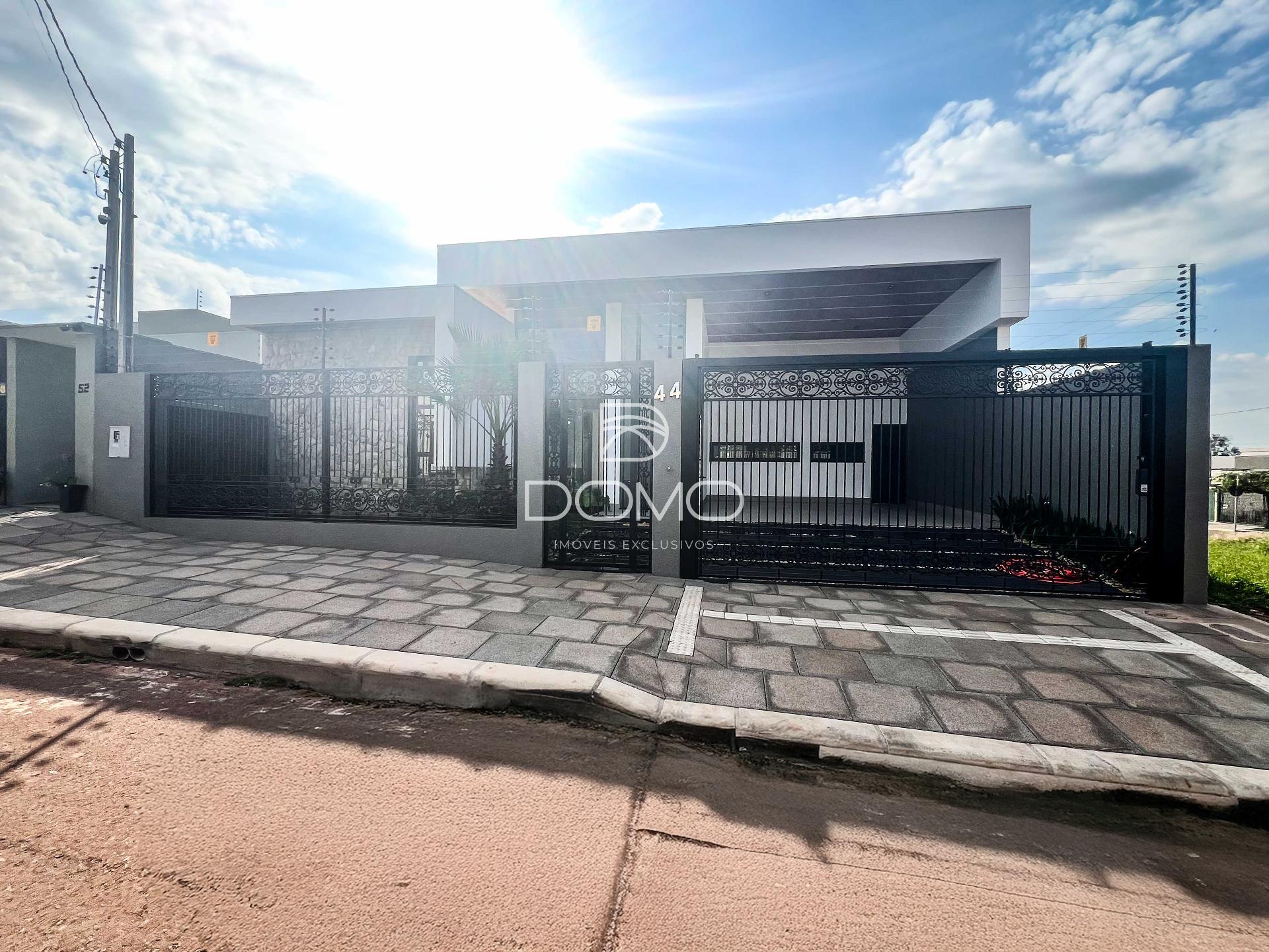 Casa à venda, localizada no Recanto Tropical III, Cascavel - PR.