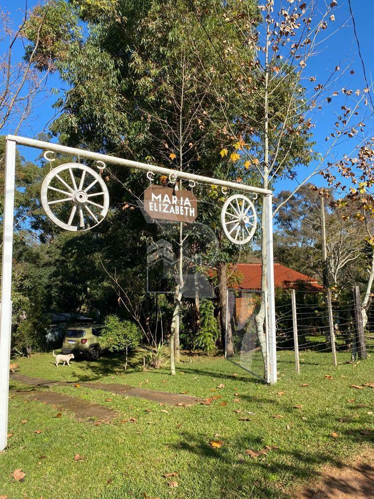 Chácara em Ernestina com dois dormitórios, e quiosque próximo ...