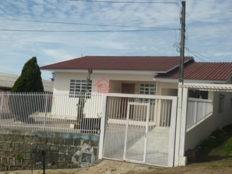 Ótima casa, no bairro Santa Catarina, venha conversar conosco.