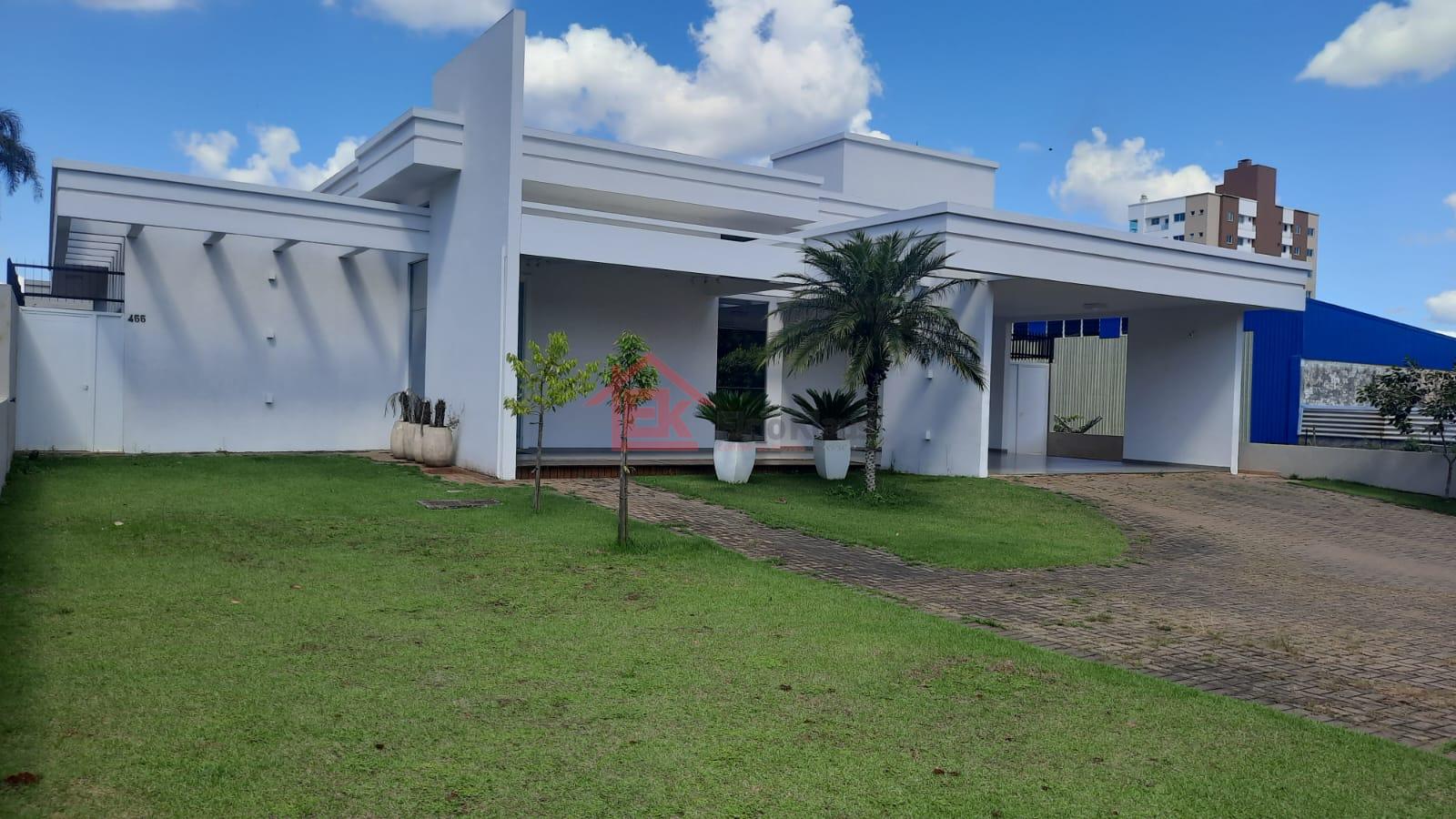 Linda Casa próximo do centro, com lote de 1.200m2, SAO LOURENC...