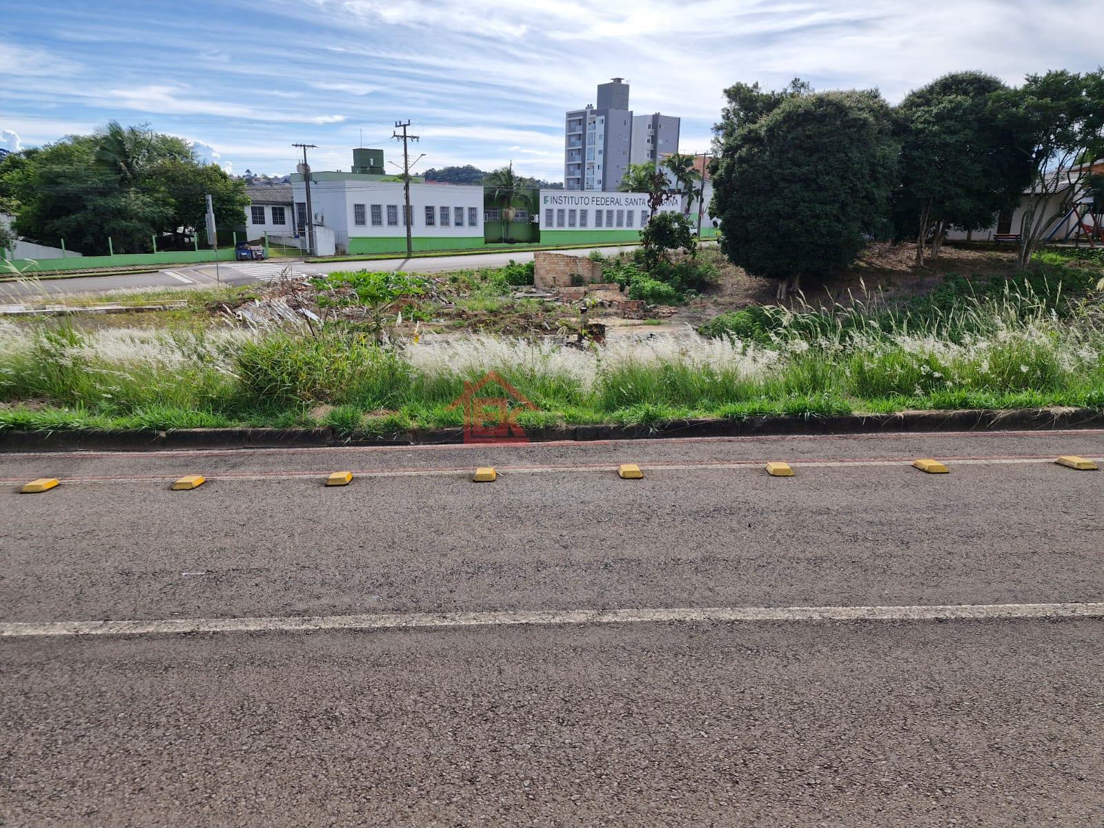 Lote urbano no centro da cidade, com preço convidativo, não pe...