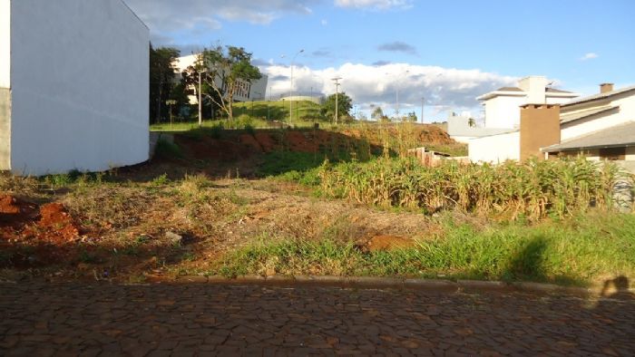 TERRENO NO BAIRRO CRUZEIRO