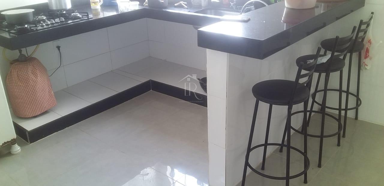Vendo ou troco por sítio uma excelente casa com 1 suíte   2 dormitórios sendo 115 m  de construção e
