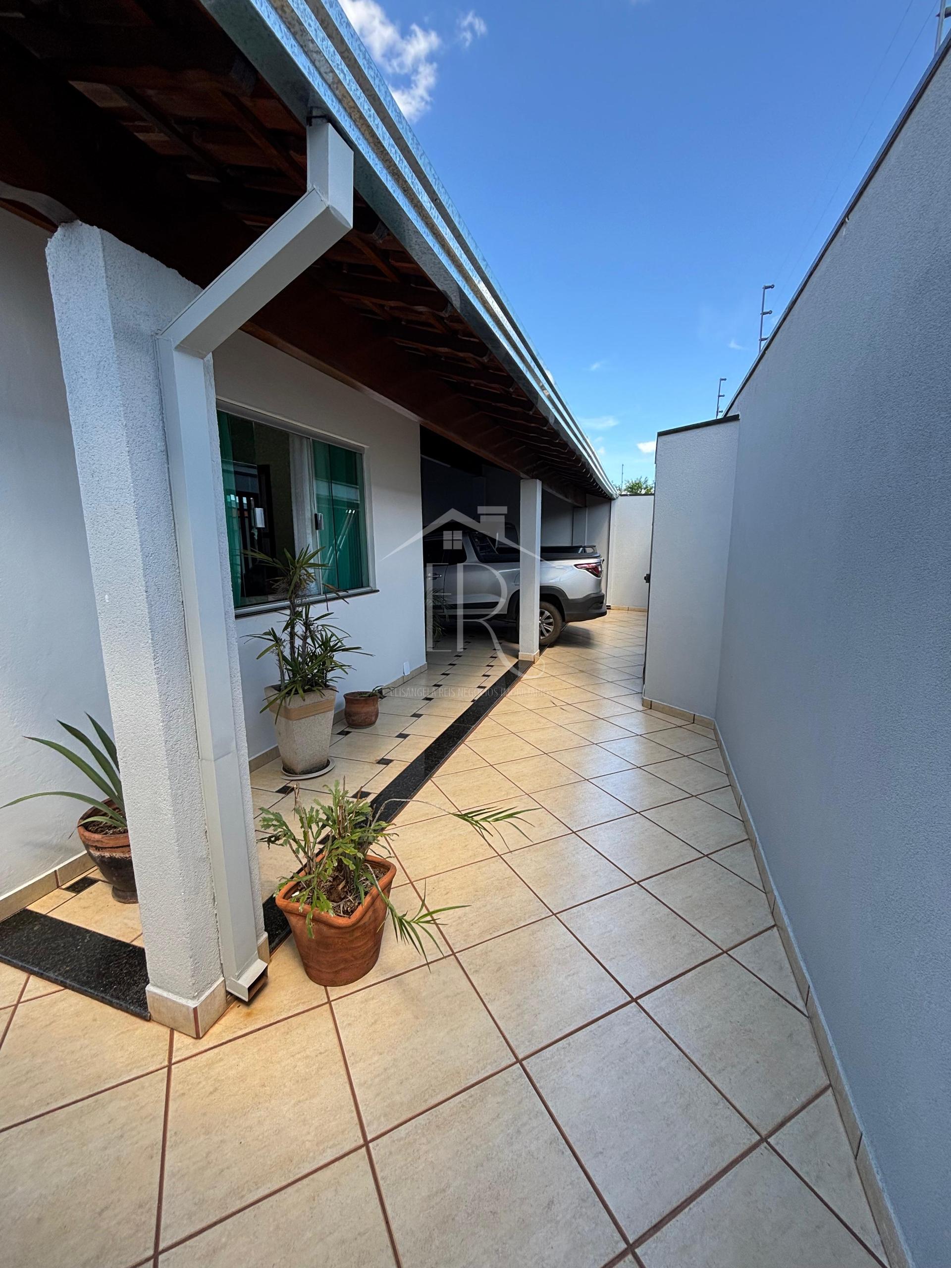 LINDA CASA À VENDA, BAIRRO JARDIM EUROPA, SAO SEBASTIAO DO PARAISO - MG