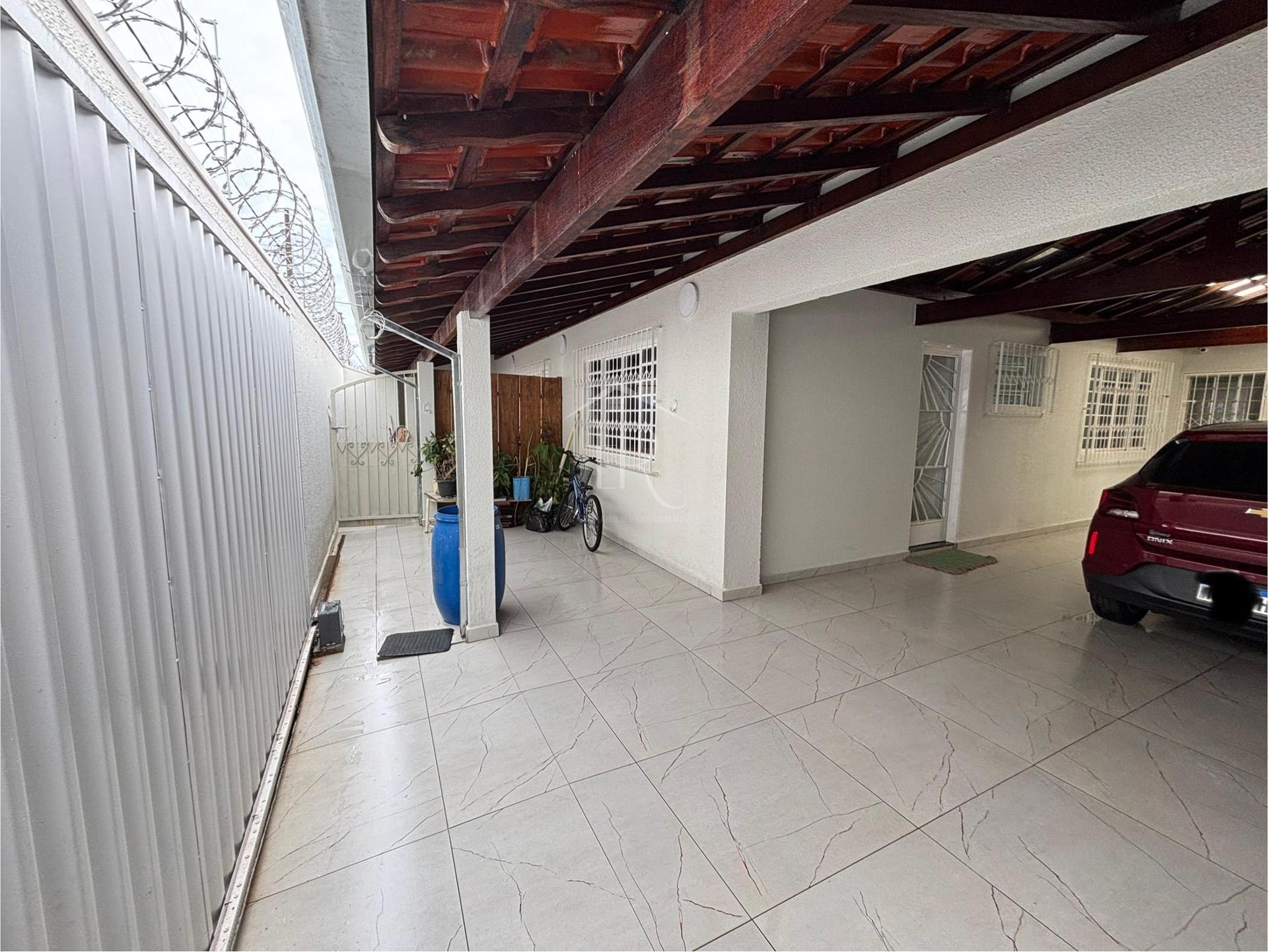 CASA À VENDA, JARDIM BERNADETE, SAO SEBASTIAO DO PARAISO - MG