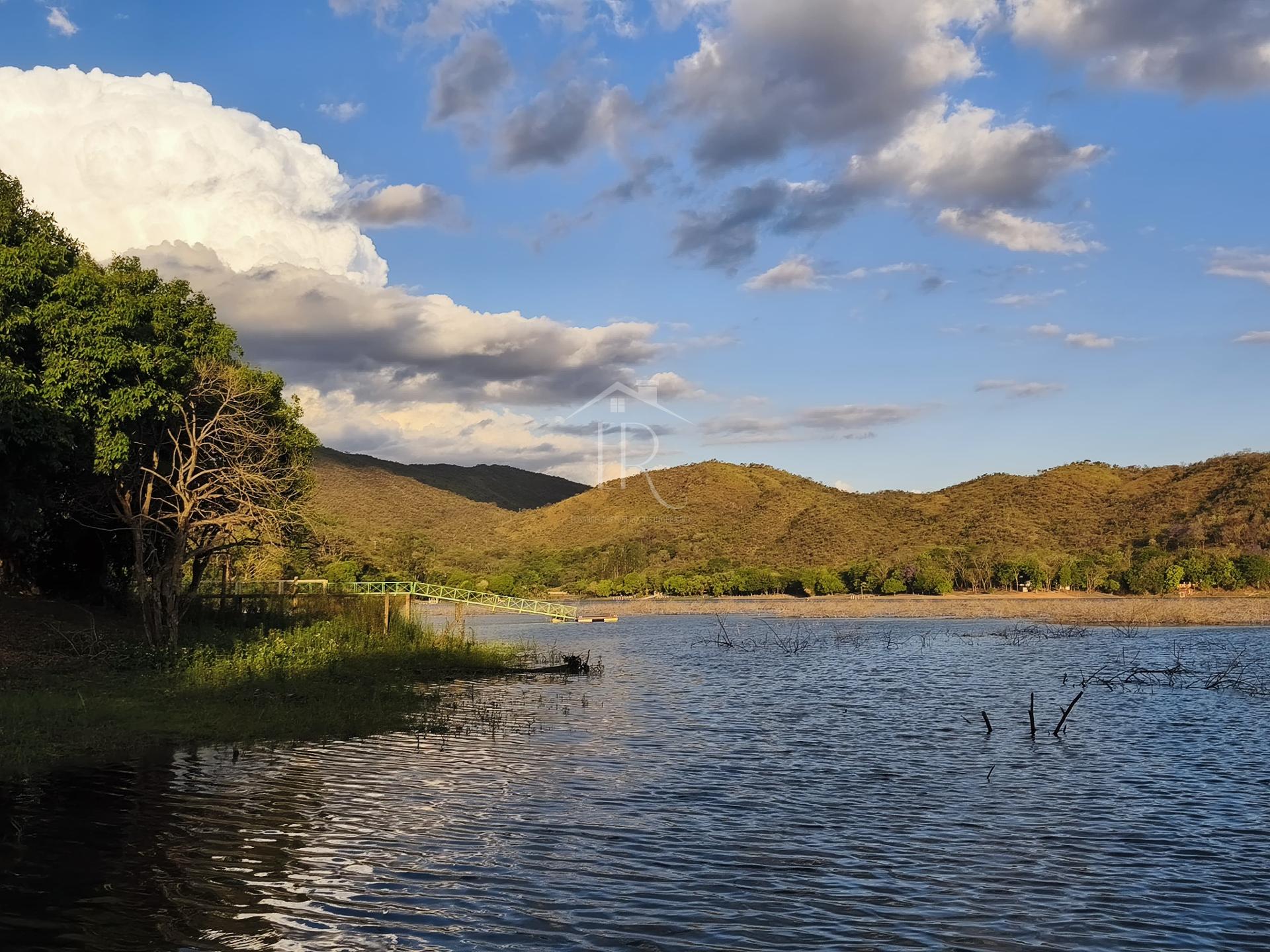 Rancho na represa de Peixoto, Serra da Canastra, à venda, DELFINOPOLIS - MG
