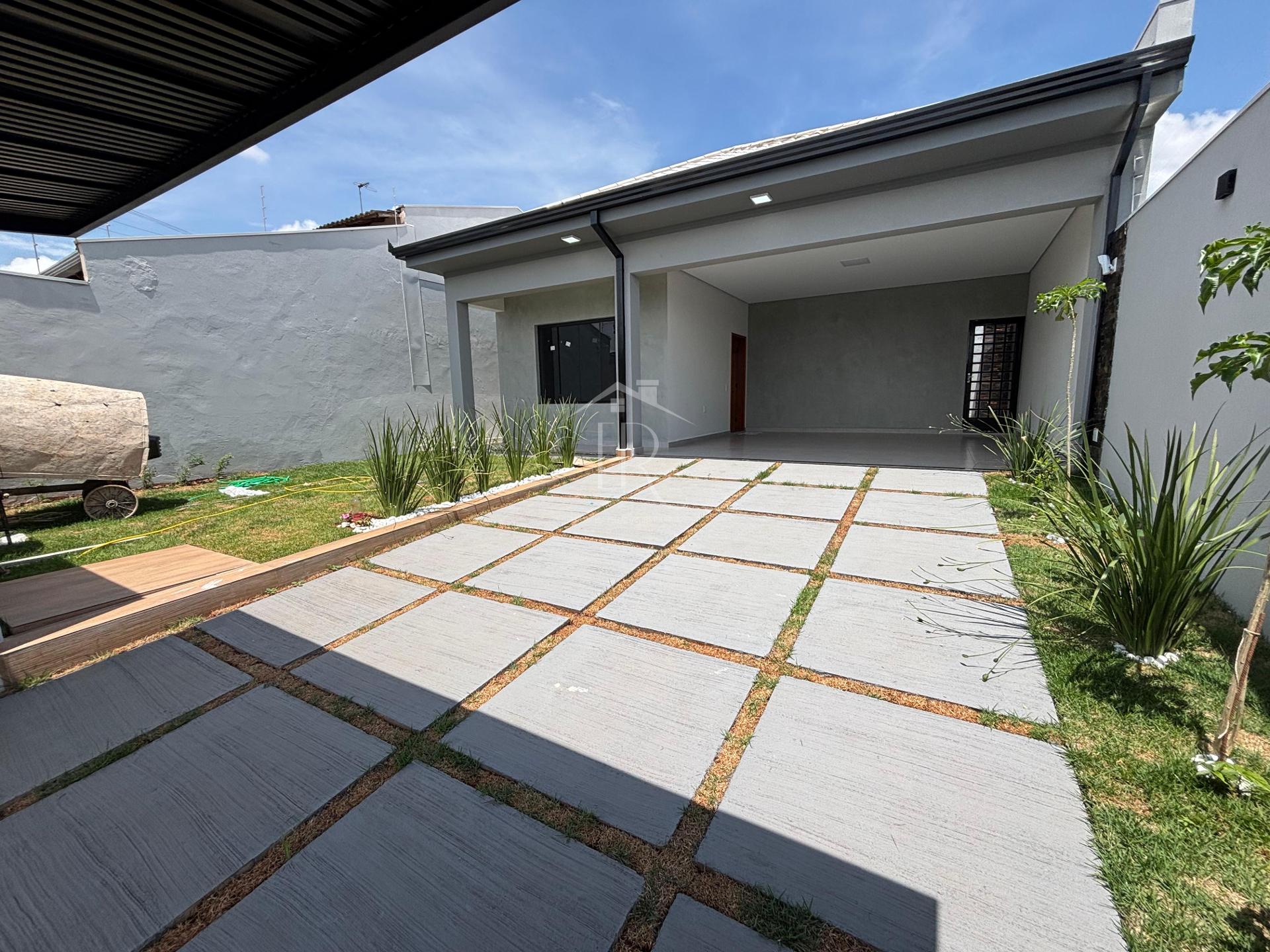 LINDA CASA À VENDA, BAIRRO JARDIM MEDITERRÂNE II, SAO SEBASTIAO DO PARAISO - MG