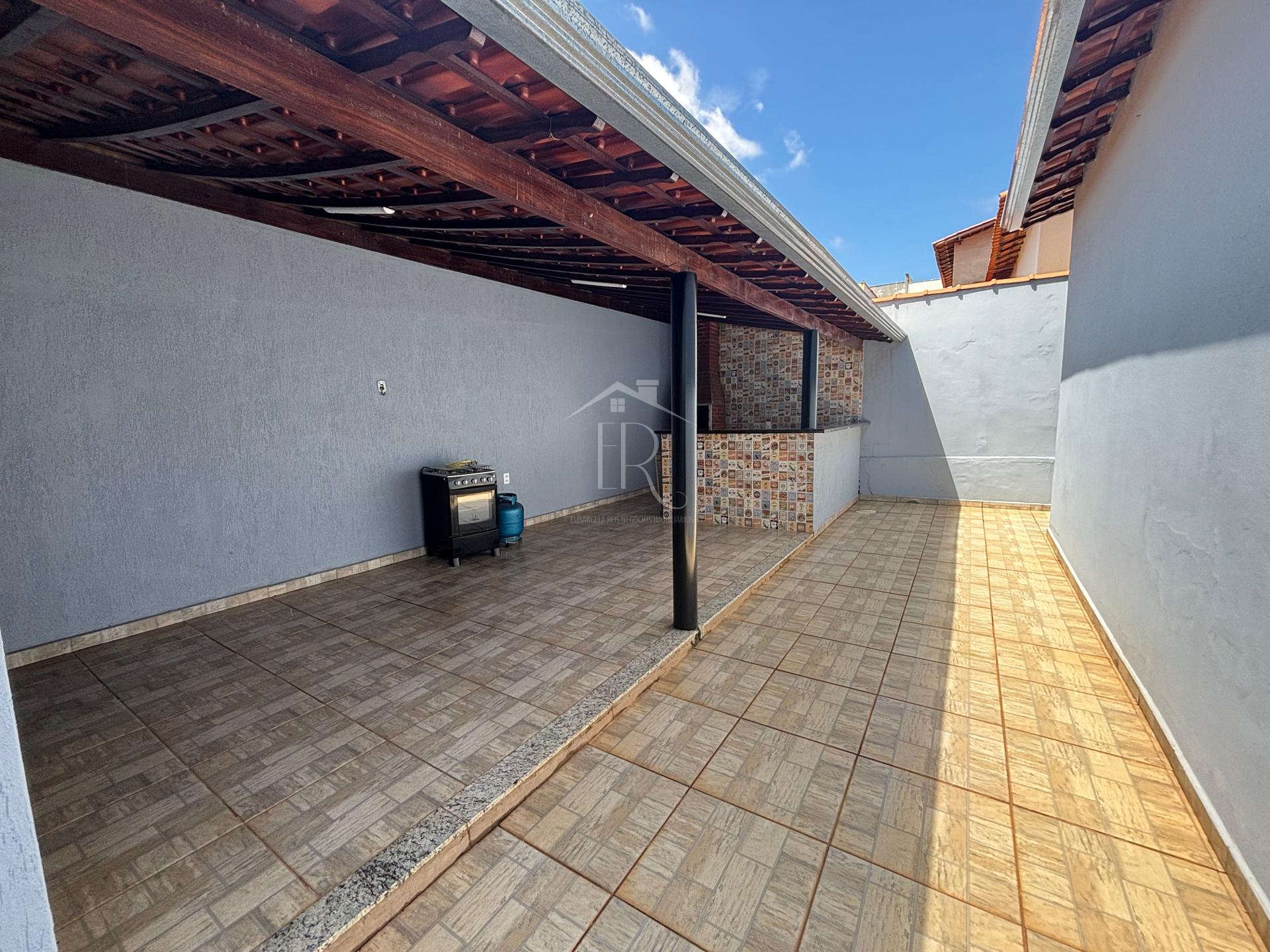 CASA COM ÁREA GOURMET, 3 QUARTOS E SEGURANÇA, CIDADE INDUSTRIAL, SAO SEBASTIAO DO PARAISO - MG