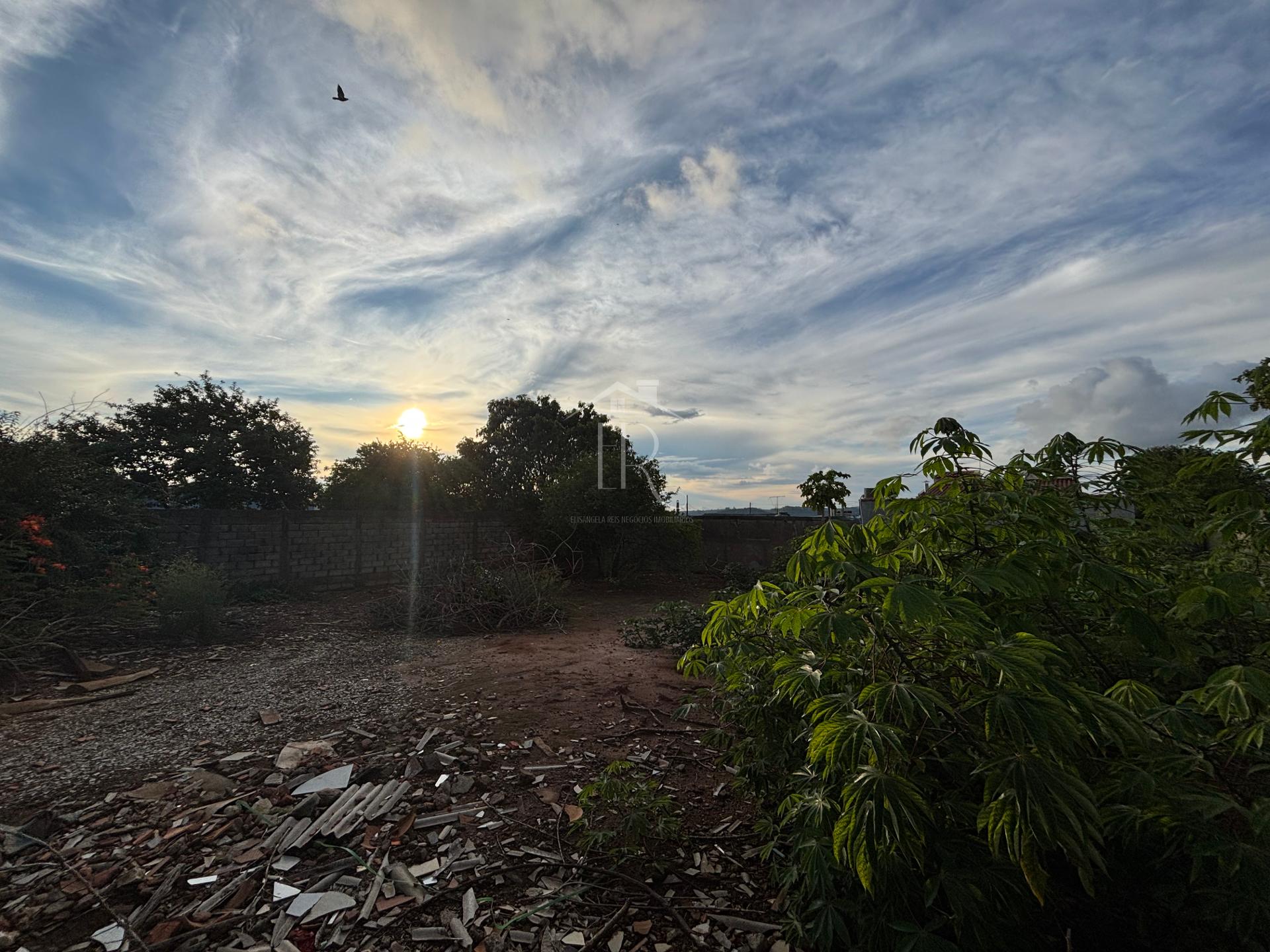 TERRENO À VENDA AVENIDA PRINCIPAL DE VOLTA VERONA, Jardim acapulco, SAO SEBASTIAO DO PARAISO - MG