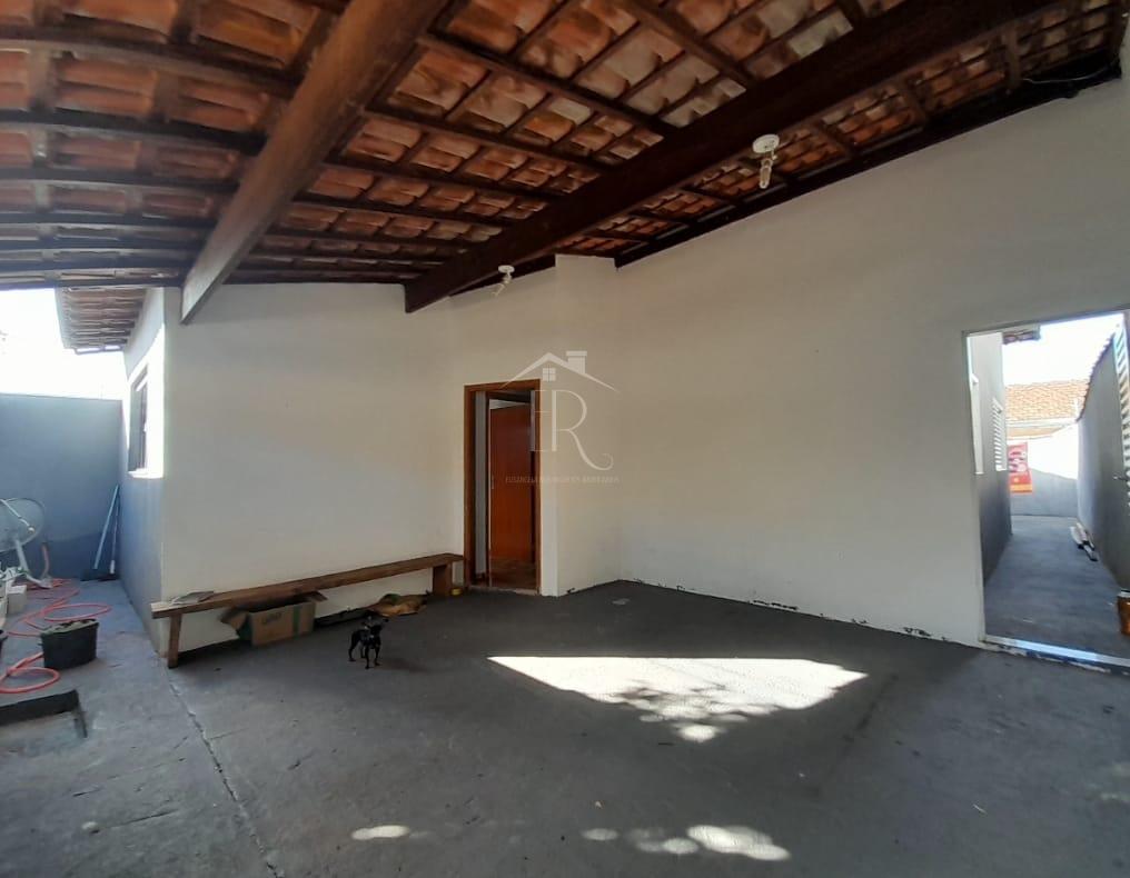 Ótima casa de 3 quartos, garagem para 2 carros, a venda, no bairro da Aparecida