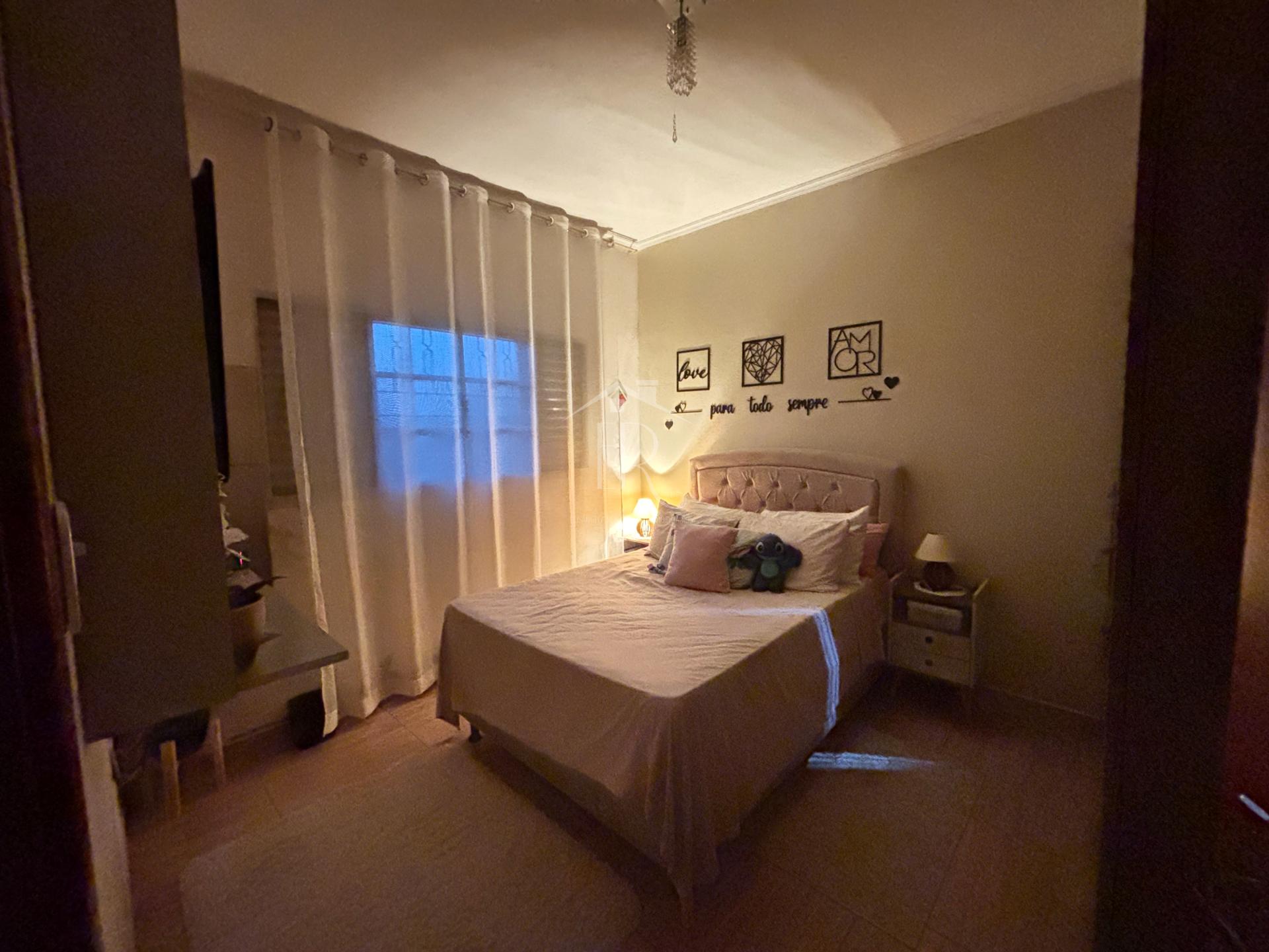 CASA COM 3 QUARTOS E QUINTAL AMPLO NO JARDIM RIVIERA  SÃO SEBASTIÃO DO PARAÃSO MG