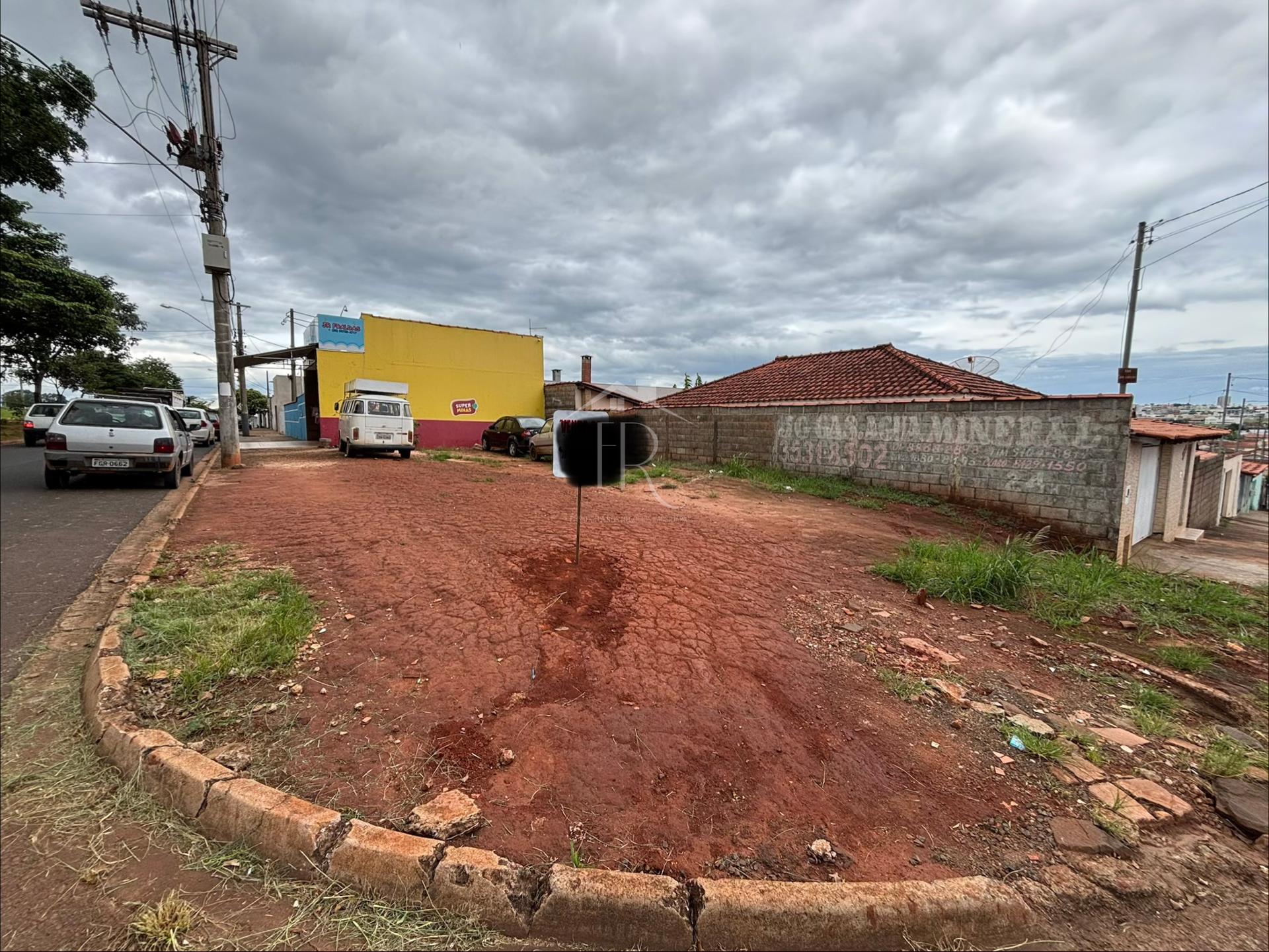 TERRENO DE ESQUINA NA  AV. ALFREDO CAMPOLONGO, SÃO SEBASTIÃO, SAO SEBASTIAO DO PARAISO - MG