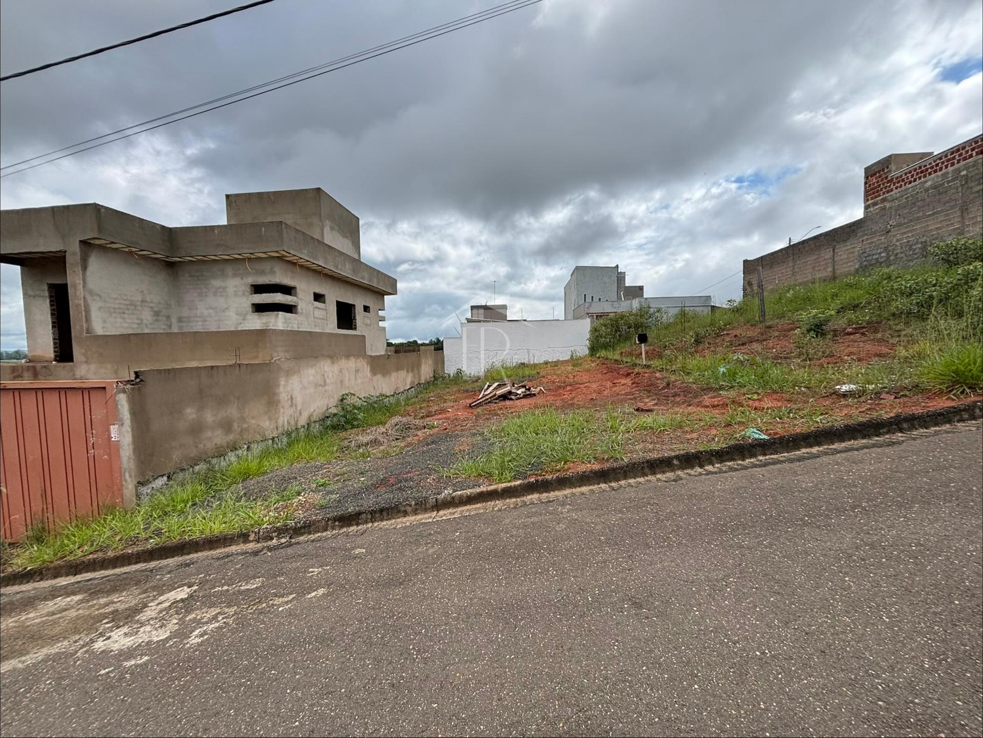 TERRENO Ã VENDA COM 285M , IDEAL PARA SOBRADO, JARDIM MEDITERRANÃ II, SAO SEBASTIAO DO PARAISO - MG