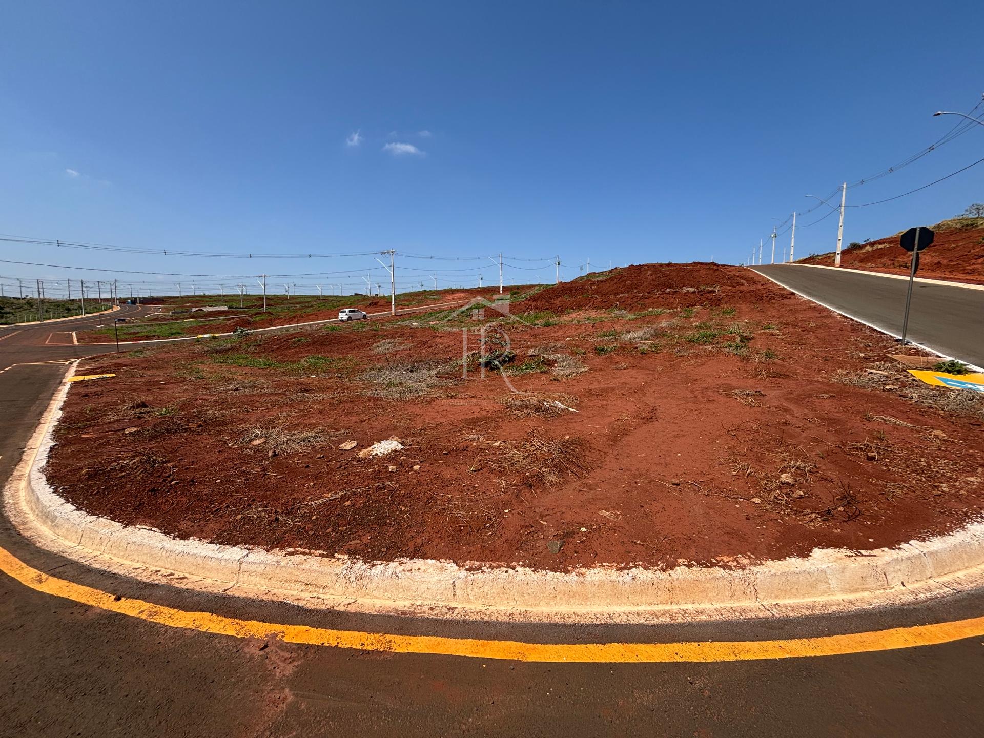 TERRENO ESQUINA 224 m  A VENDA AVENIDA DE BAIXO, VALE DO SOL I, SAO SEBASTIAO DO PARAISO - MG