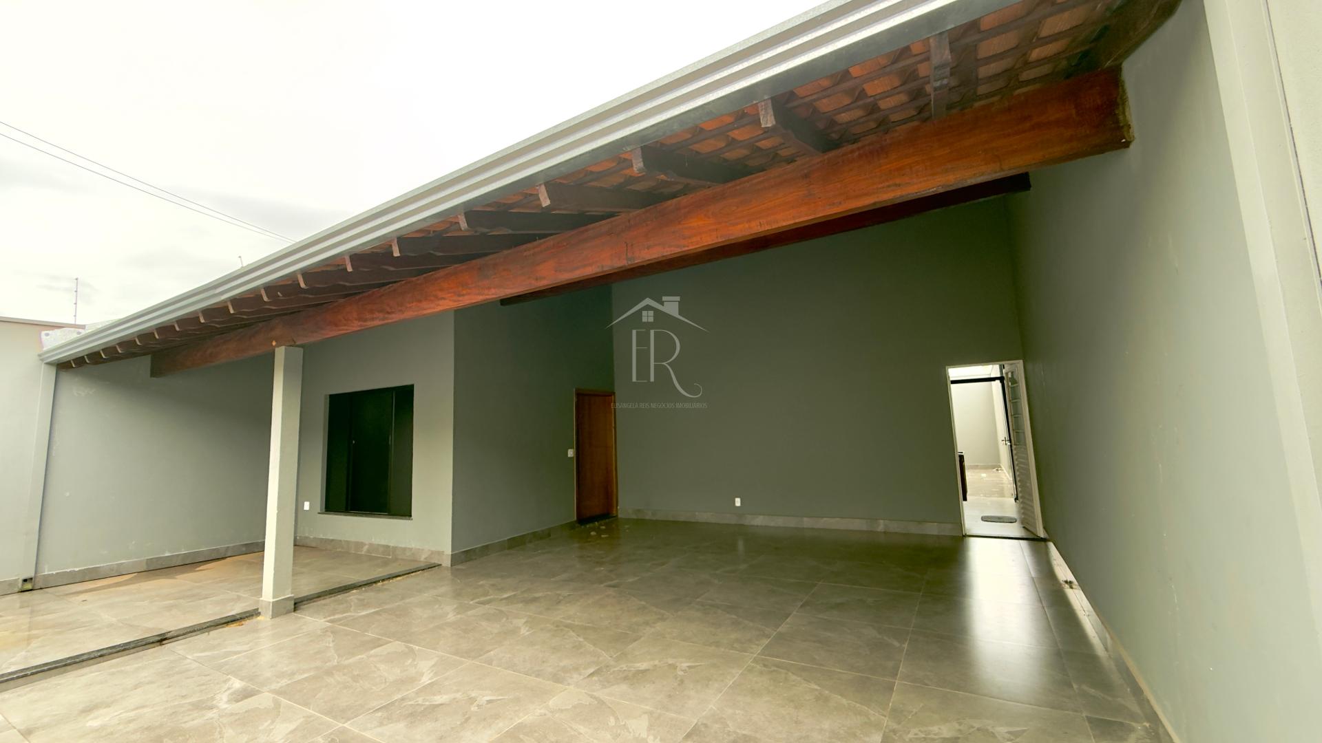 Casa no Village ParaÃ­so com planejados, portÃ£o eletrÃ´nico e aceita troca