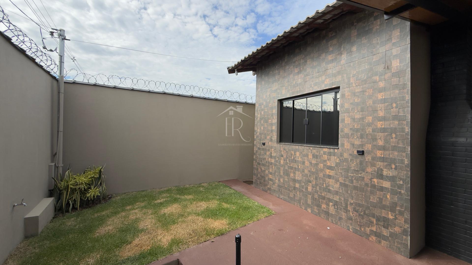 Casa Ã  venda no Village Paraiso  | Casa de esquina com Ã¡rea gourmet