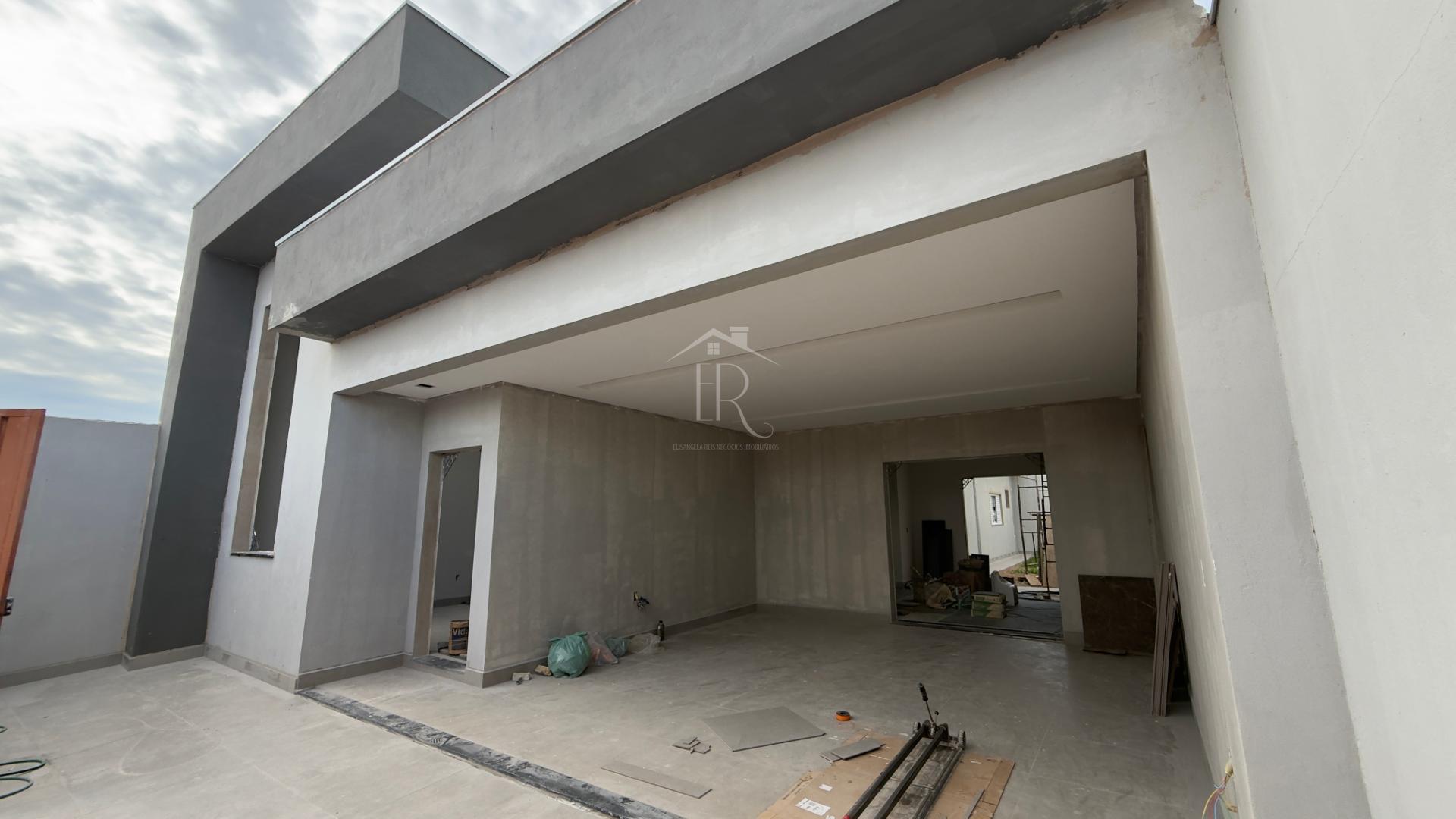 Casa finalizando o acabamento Localizada no CalifÃ³rnia Garden II