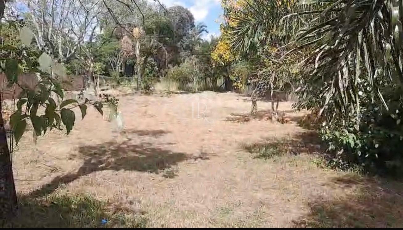 Terreno Ã  venda no CondomÃ­nio Cachoeira  2.460 m  escriturado