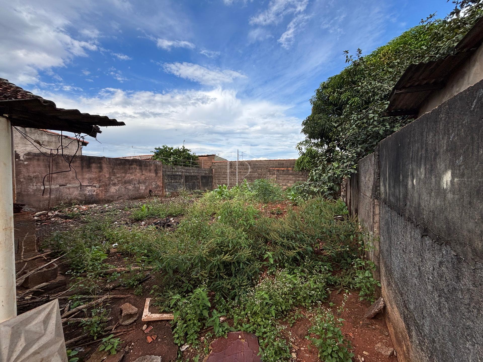 TERRENO PLANO 250M  PRONTO PARA CONSTRUIR NO SÃO JUDAS  SÃO SEBASTIÃO DO PARAÃSO MG