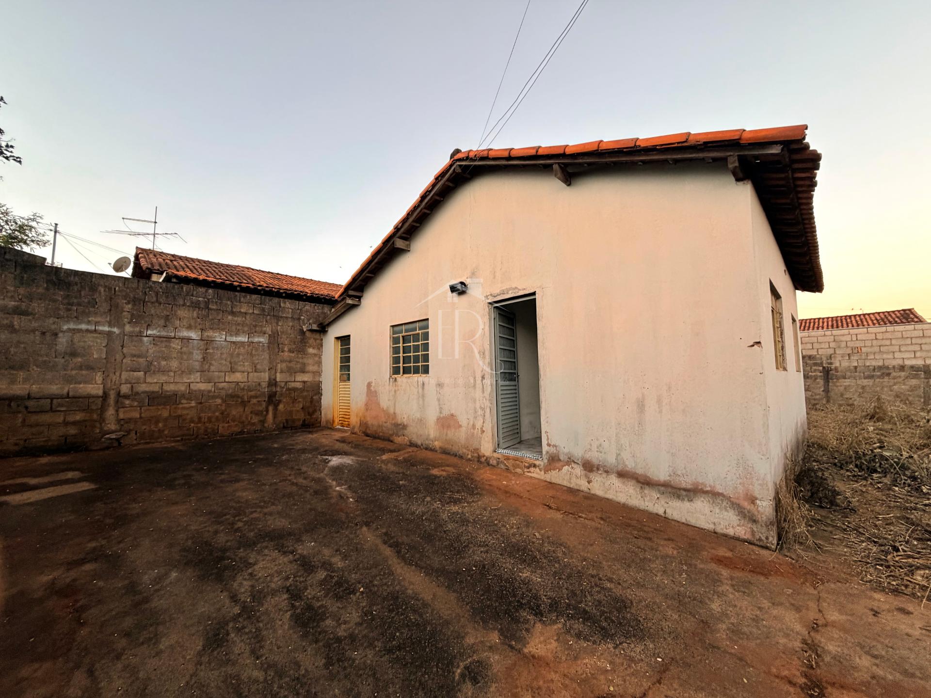 Casa Ã  Venda no Bairro Morumbi com 2 Quartos e Terreno de 260 mÂ² por R$ 130 Mil