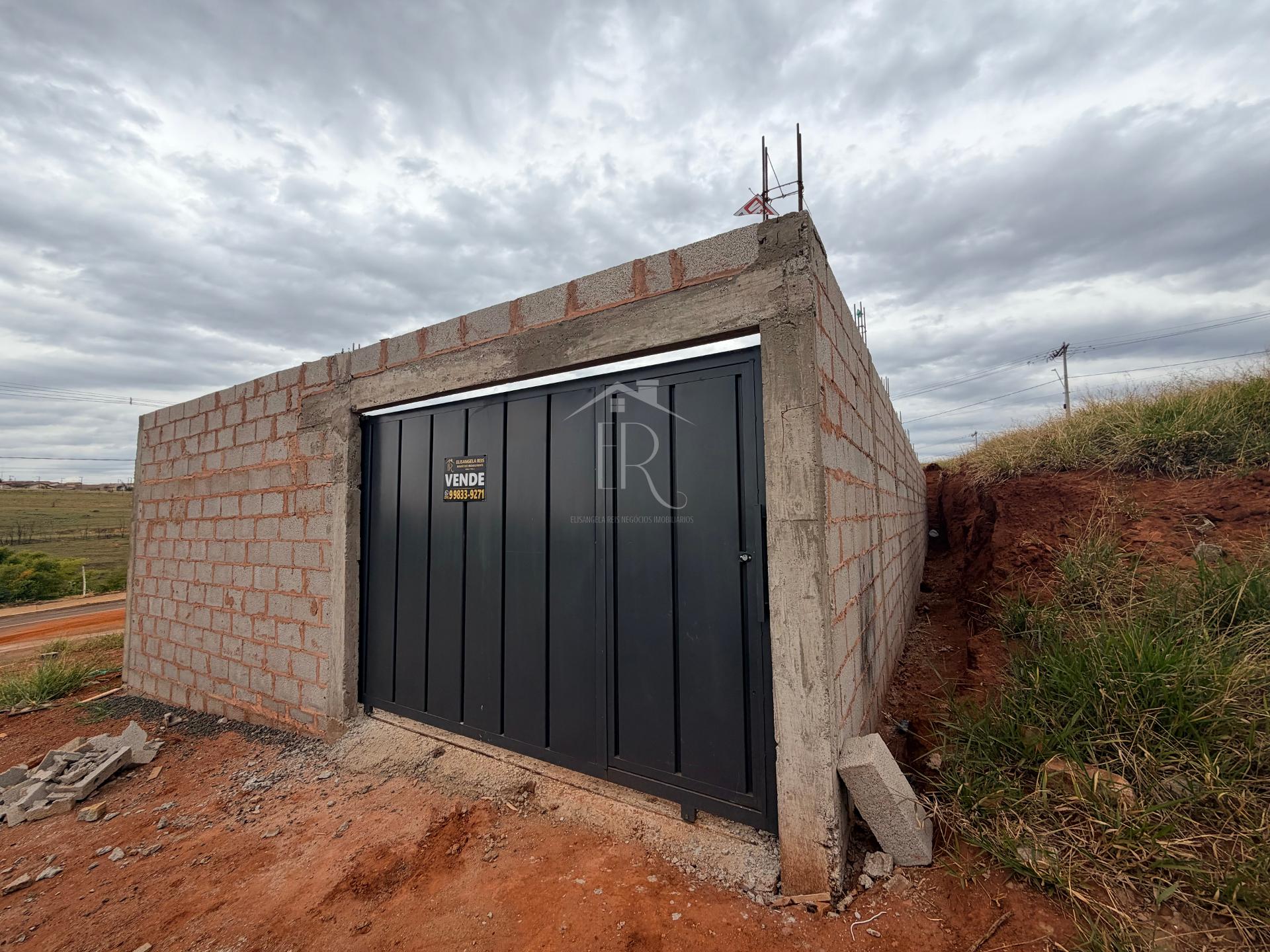 Terreno murado Ã  venda no bairro Vale do Sol, com 160 m de Ã¡rea total