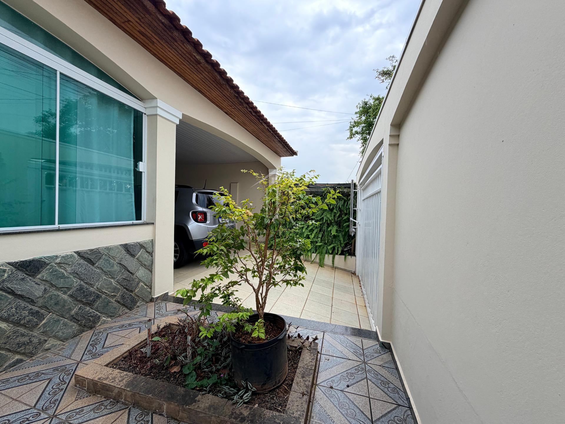 Casa Ã  venda na Vila Helena com terreno de 336 mÂ² e 185,75 mÂ² de construÃ§Ã£o,