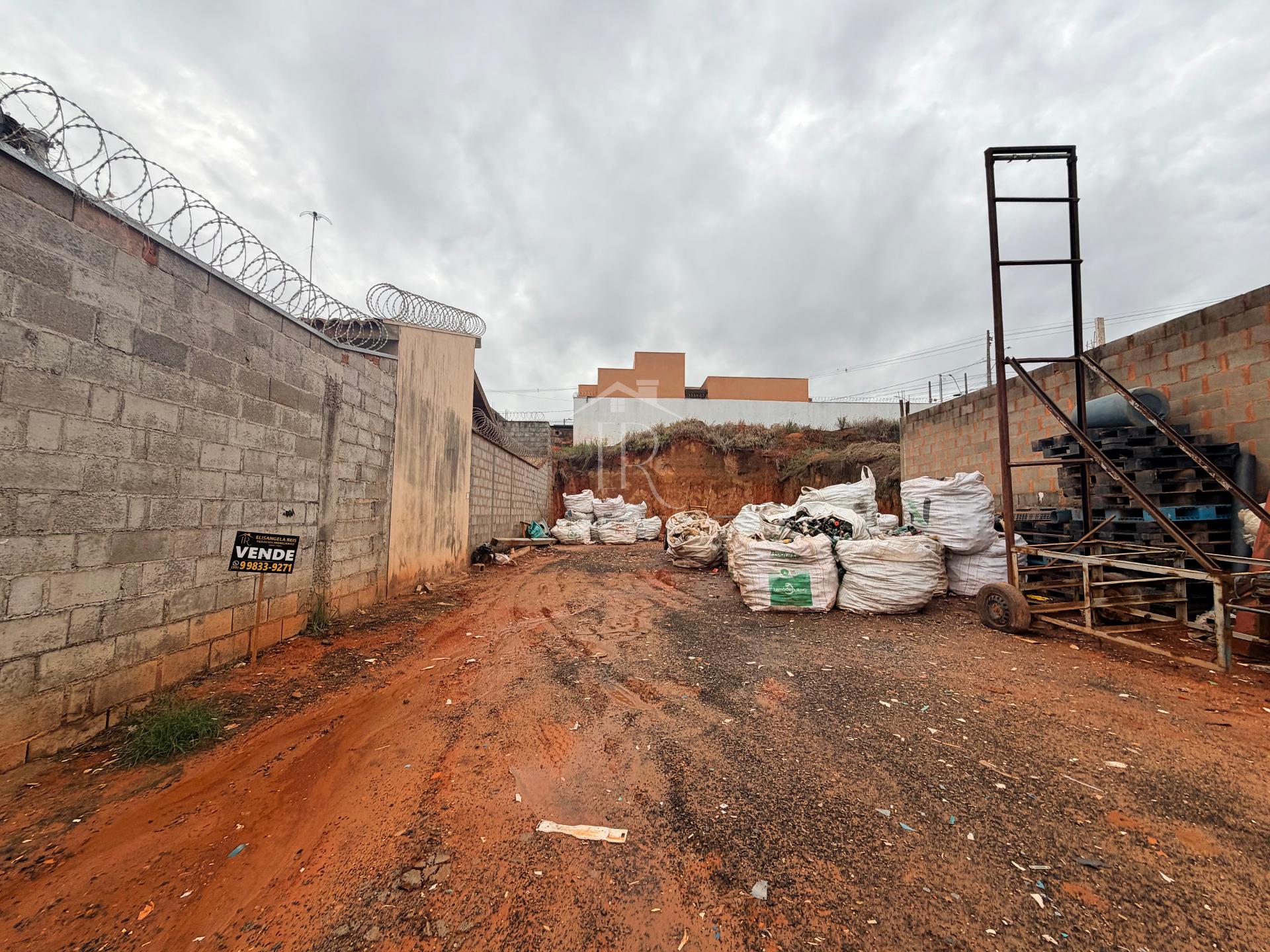 Repasse Terreno com 200 mÂ². CondiÃ§Ã£o de R$ 50.000  117 parcelas de R$ 761,00