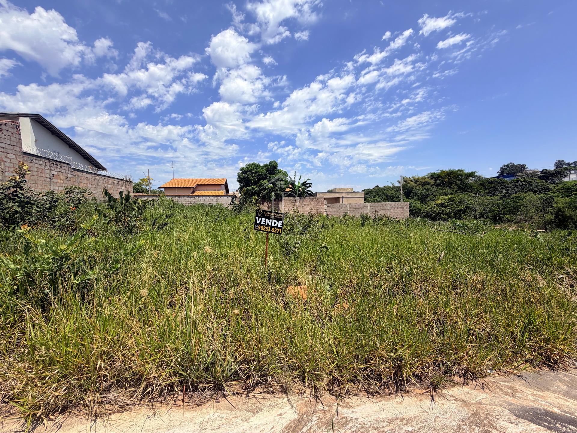 200 mÂ² de terreno R$ 85.000,00  Excelente oportunidade Village