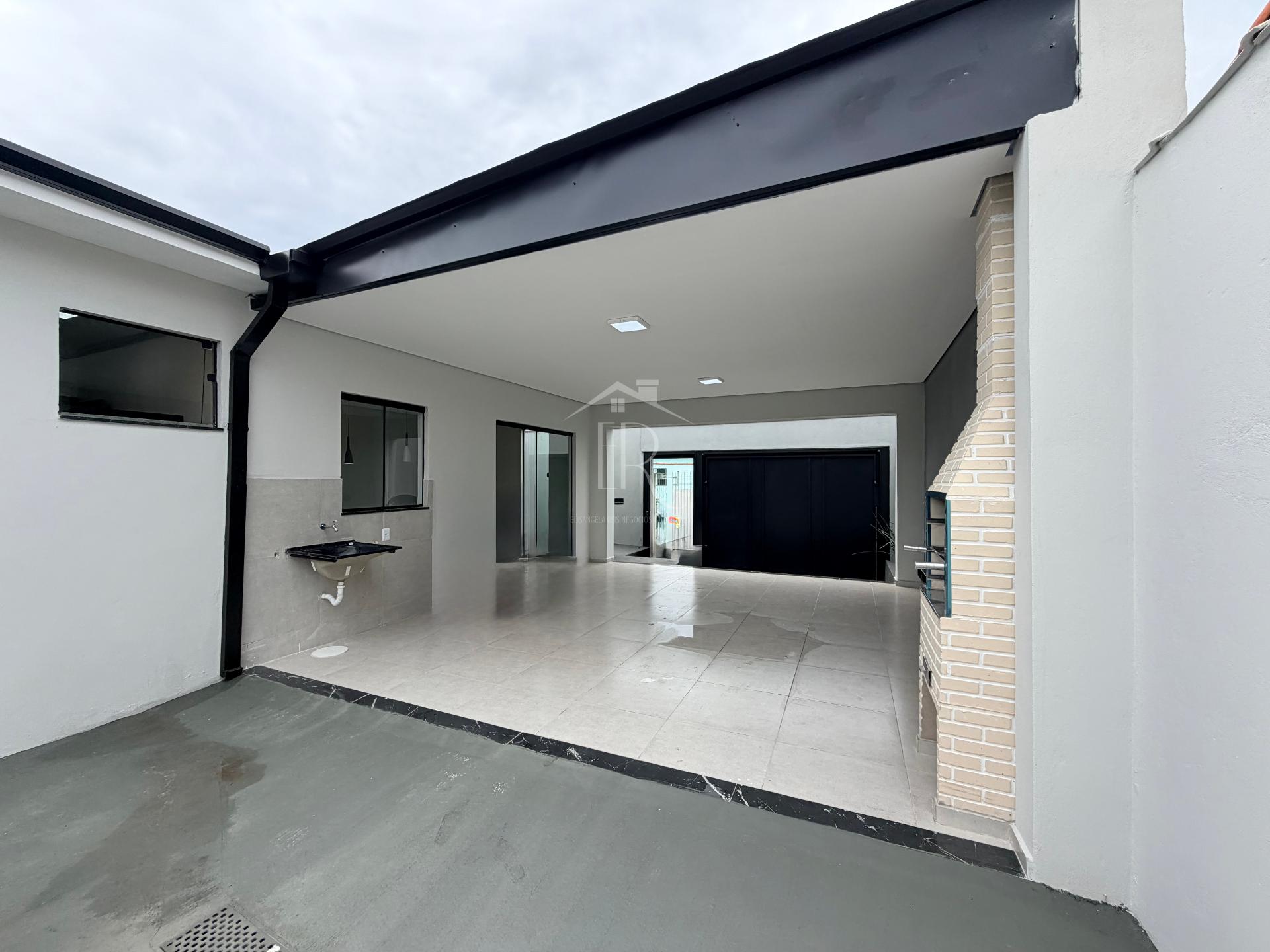 Casa Ã  venda no bairro Alvorada por R$ 250 mil, com 2 quartos, sala ampla
