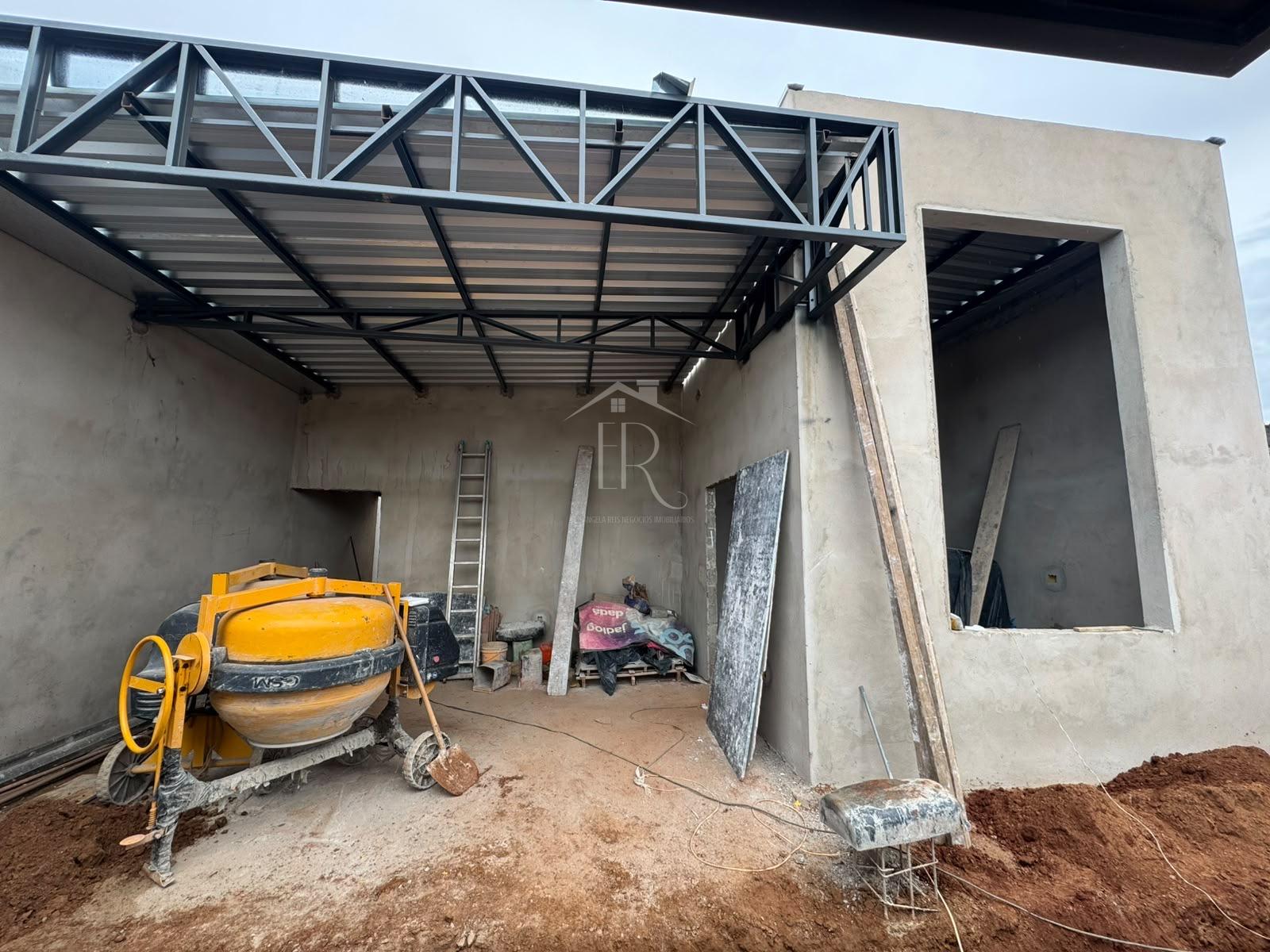 Casa de alto padrÃ£o em construÃ§Ã£o Ã  venda no Garden 2 por R$ 790 mil. SÃ£o 150 mÂ²