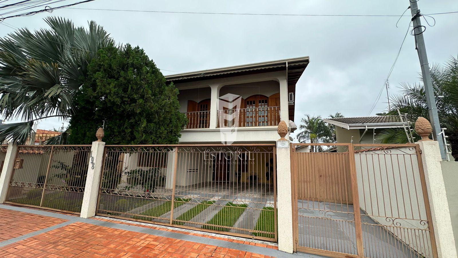 SOBRADO PARA VENDA, EM ÓTIMA LOCALIZAÇÃO.