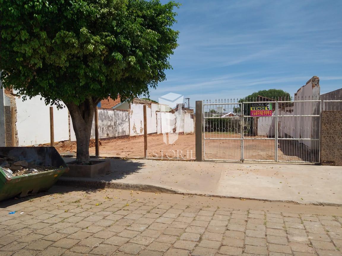 Casa com 4 dormitórios à venda, Centro, AVARE - SP