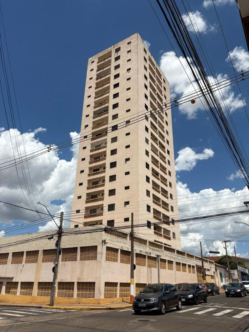 Apartamento à venda com 3 dormitórios, Centro, AVARE - SP