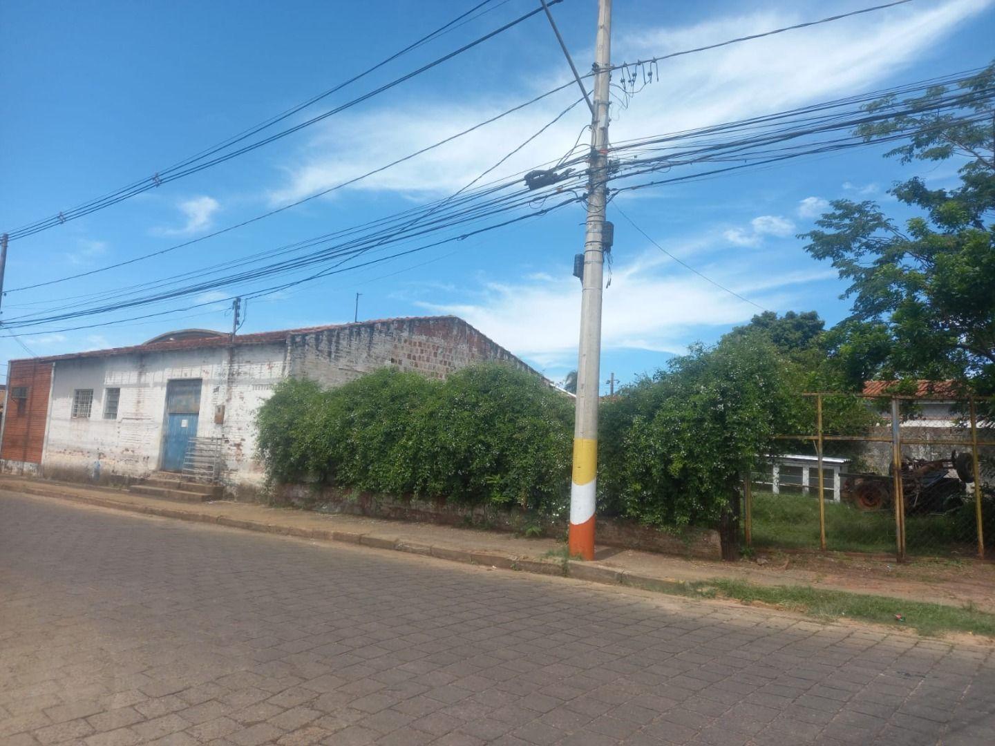 GRANDE OPRTUNIDADADE, TERRENO E BARRACÃO Á VENDA, NO CENTRO DA...