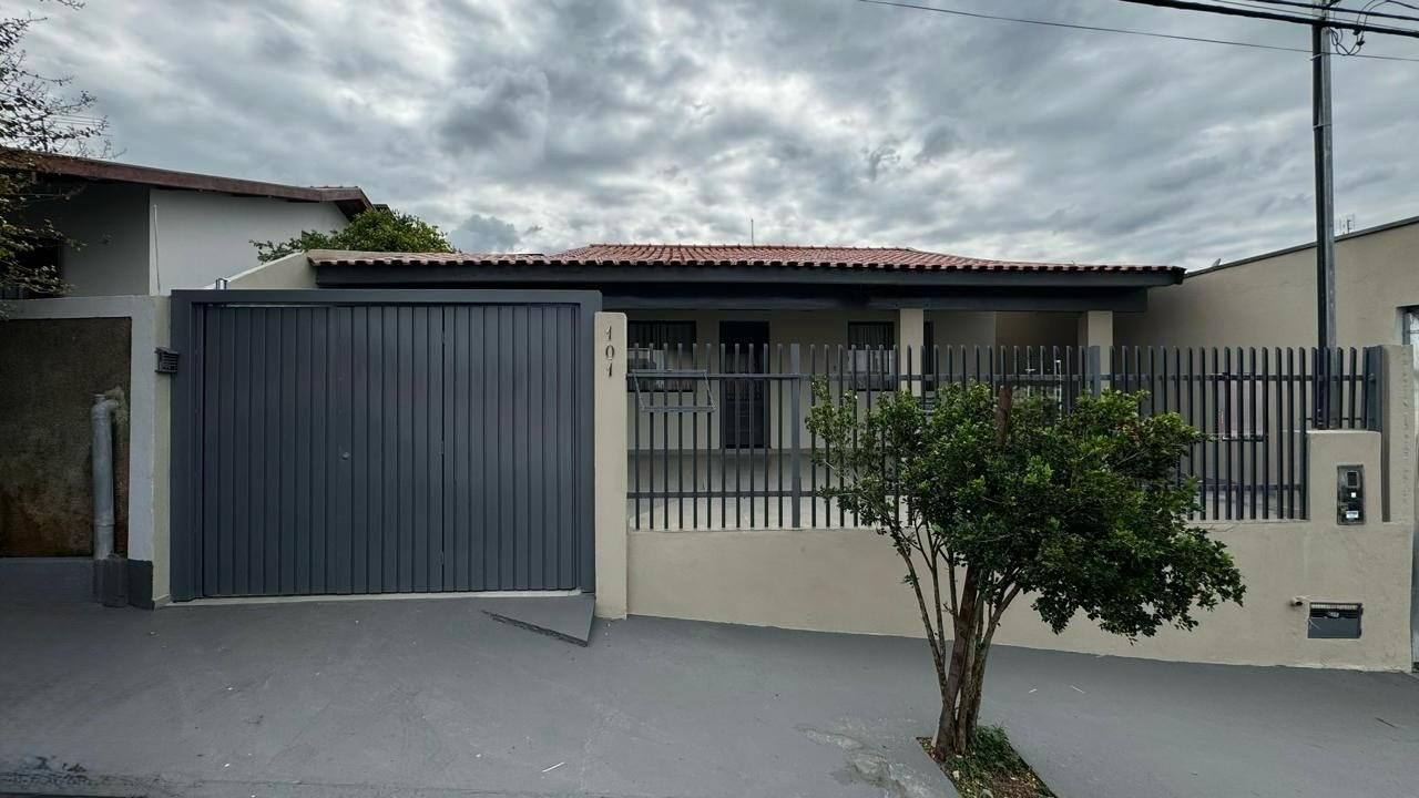 CASA Á VENDA, EM EXCELENTE LOCALIZAÇÃO
