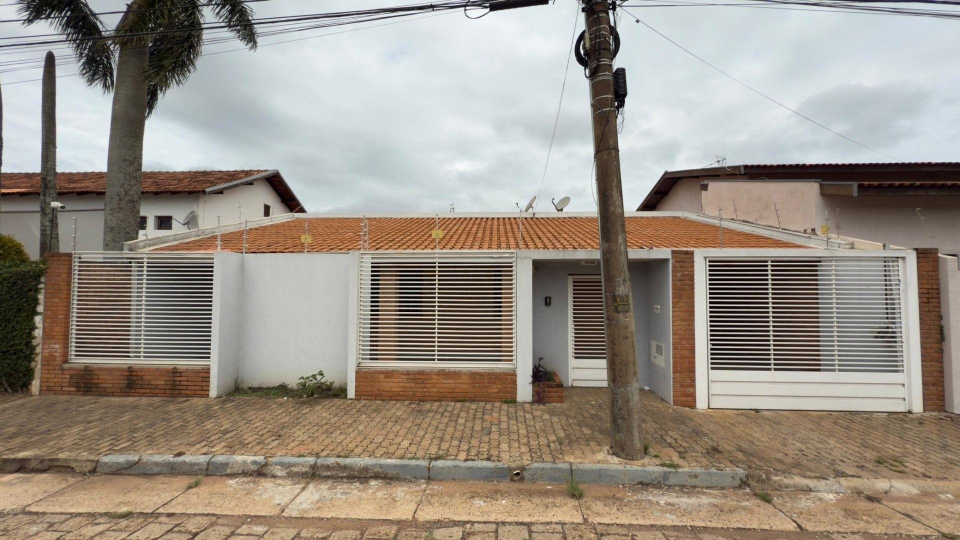 CASA Á VENDA