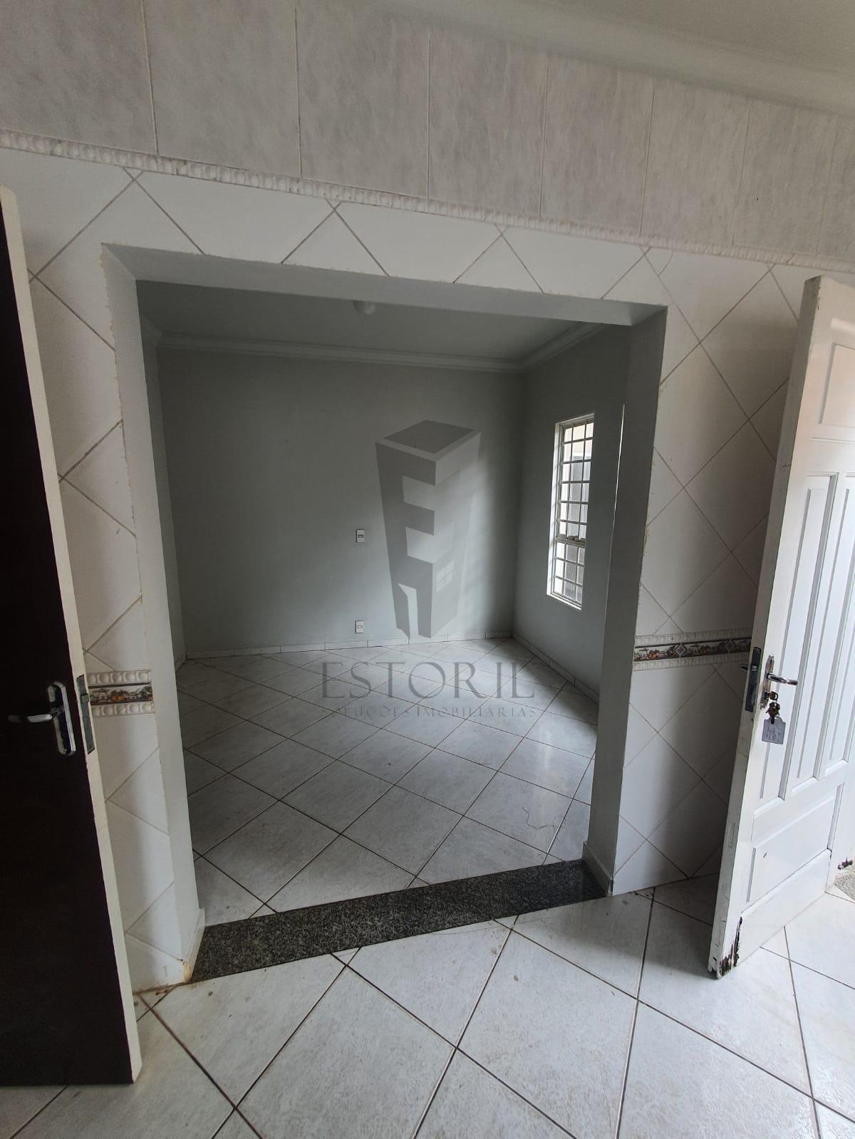 Casa à venda com 3 quartos, 344m² - Foto 4