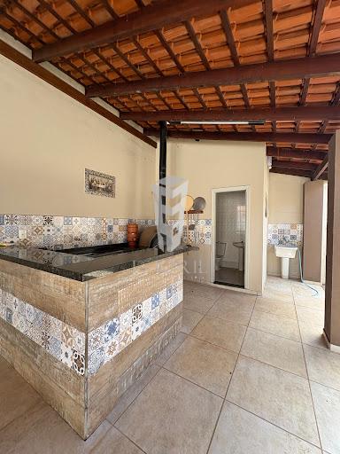 Casa à venda com 3 quartos, 2250m² - Foto 14