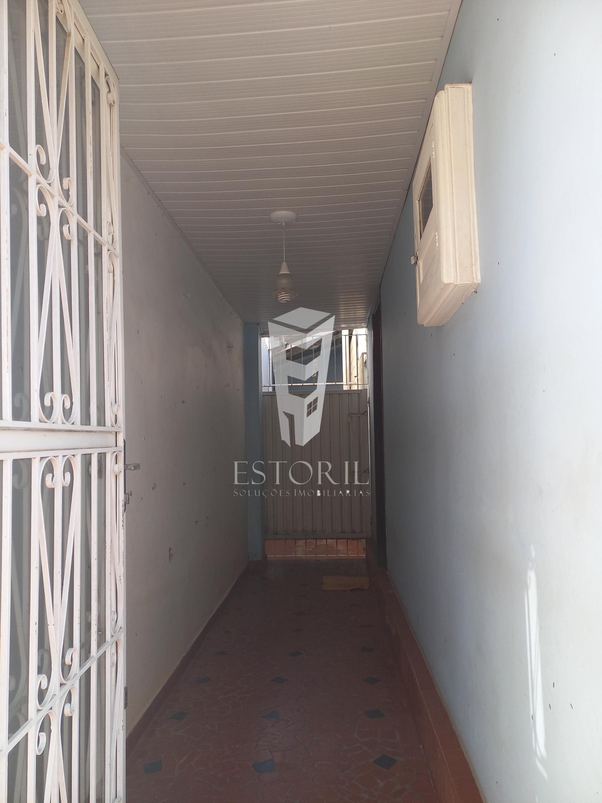Casa à venda com 2 quartos, 80m² - Foto 2