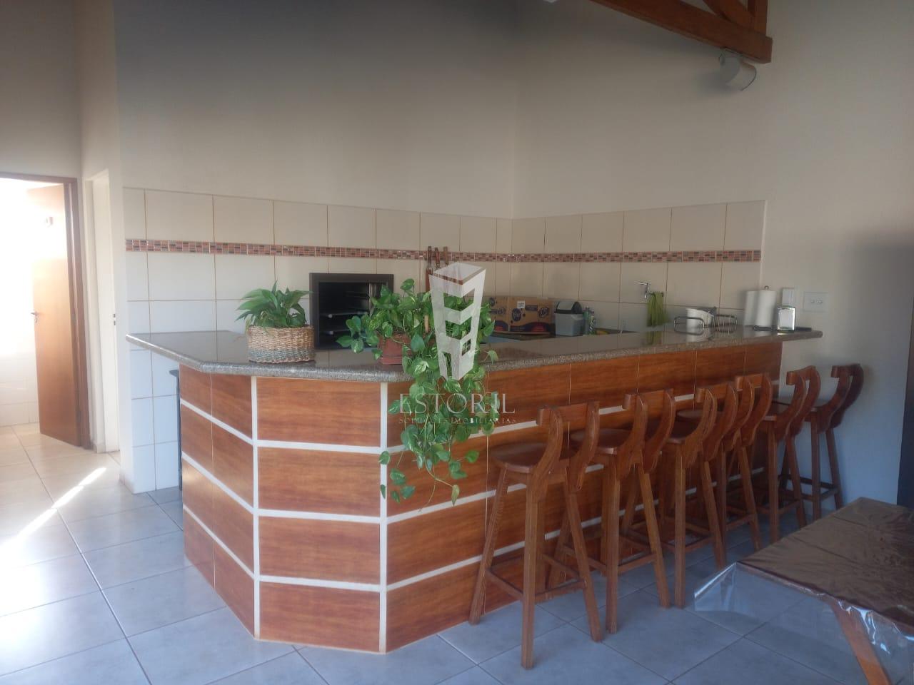 Casa à venda com 2 quartos, 492m² - Foto 2