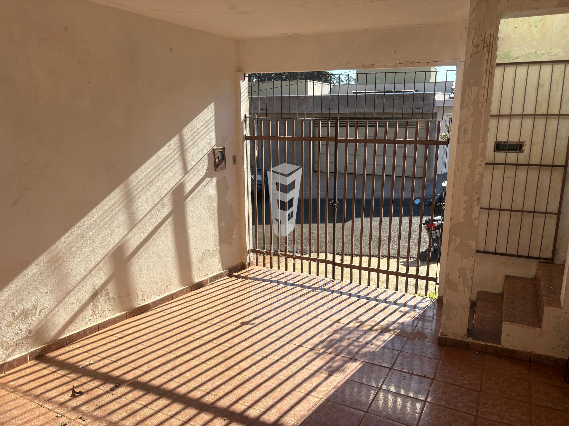 Casa à venda com 2 quartos, 125m² - Foto 2