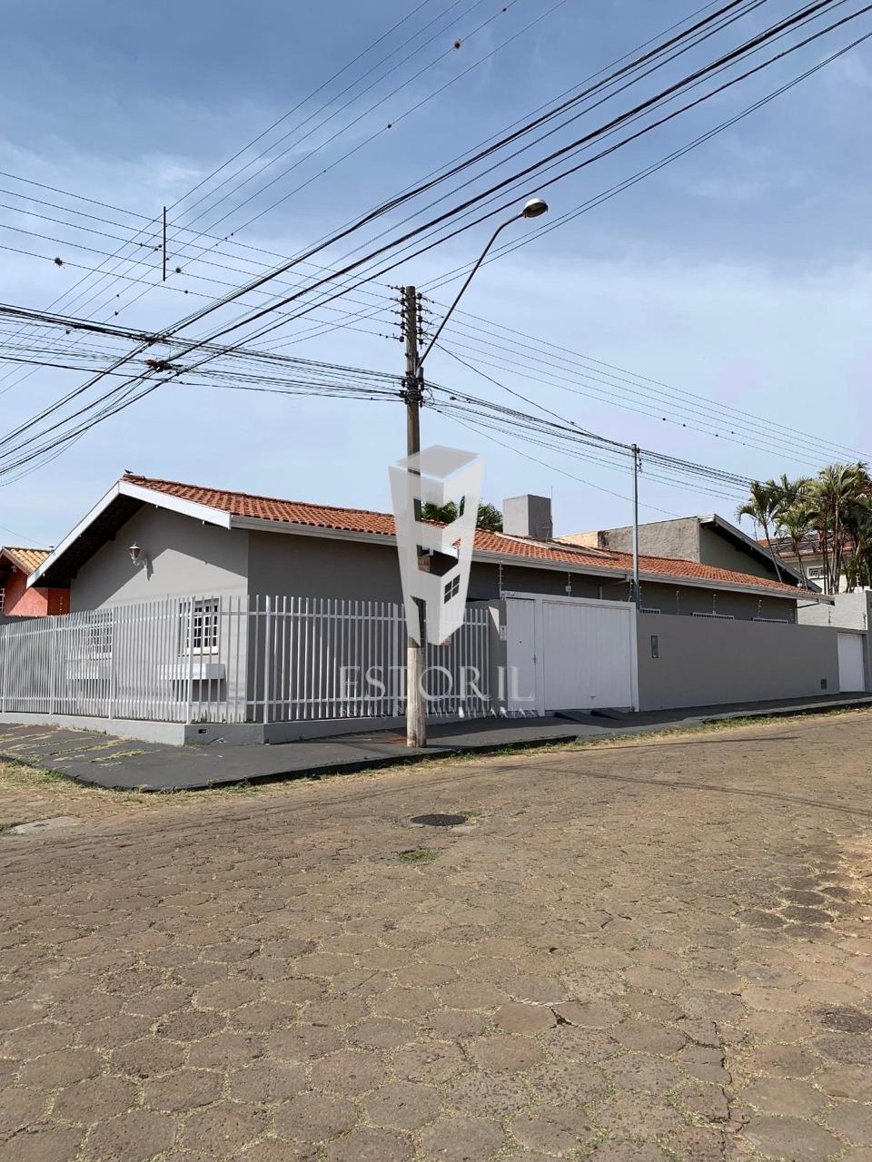 Casa à venda, Grande oportunidade com localização privilegiada...