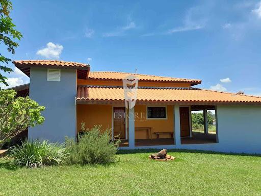 Grande oportunidade, imóvel para locação, com quintal amplo 