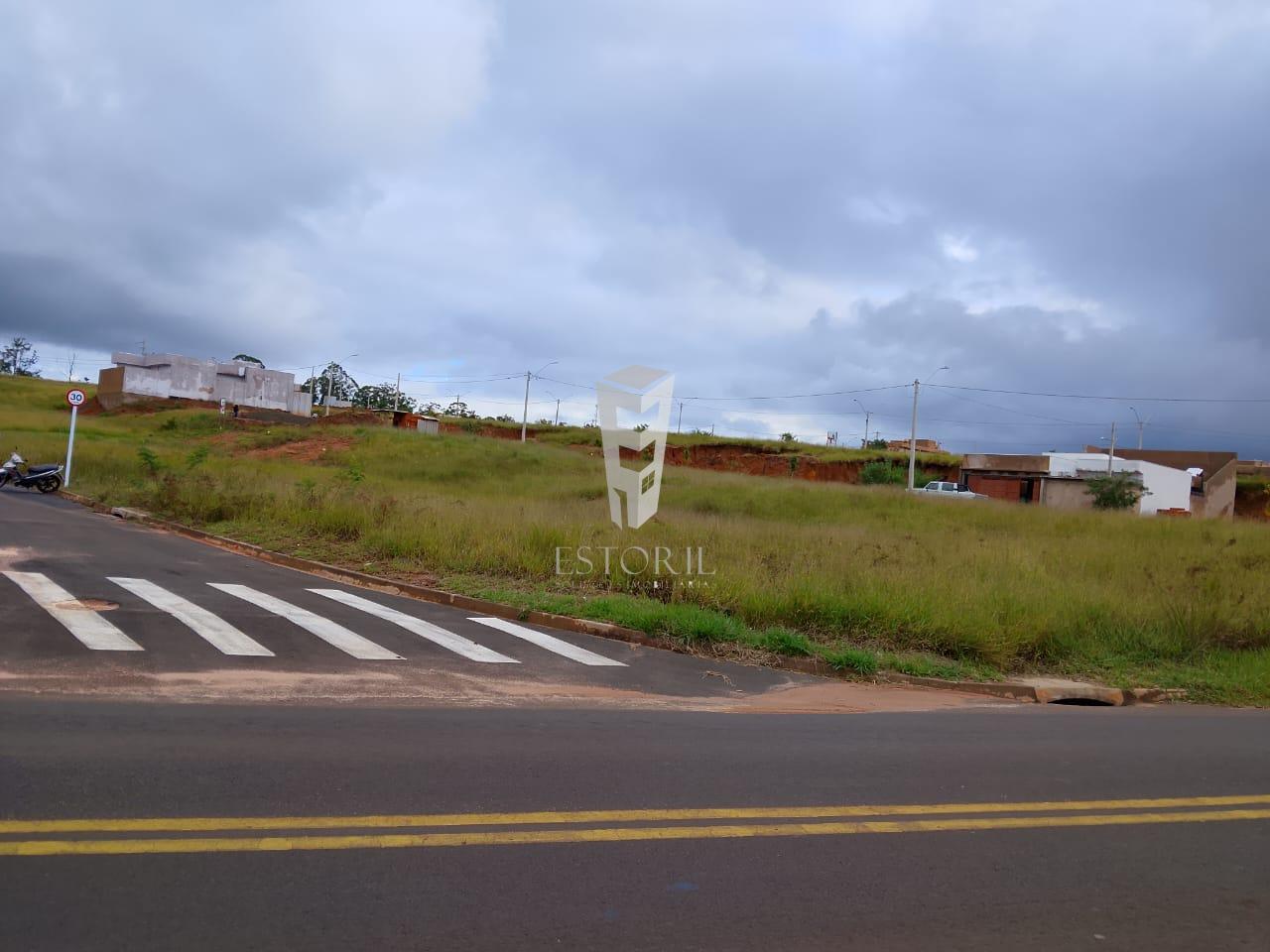 Loteamento e Condomínio - Foto 1