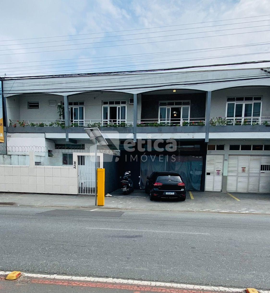 PRÉDIO DE USO MISTO A POUCOS PASSOS DA HAVAN DO SÃO JOÃO.