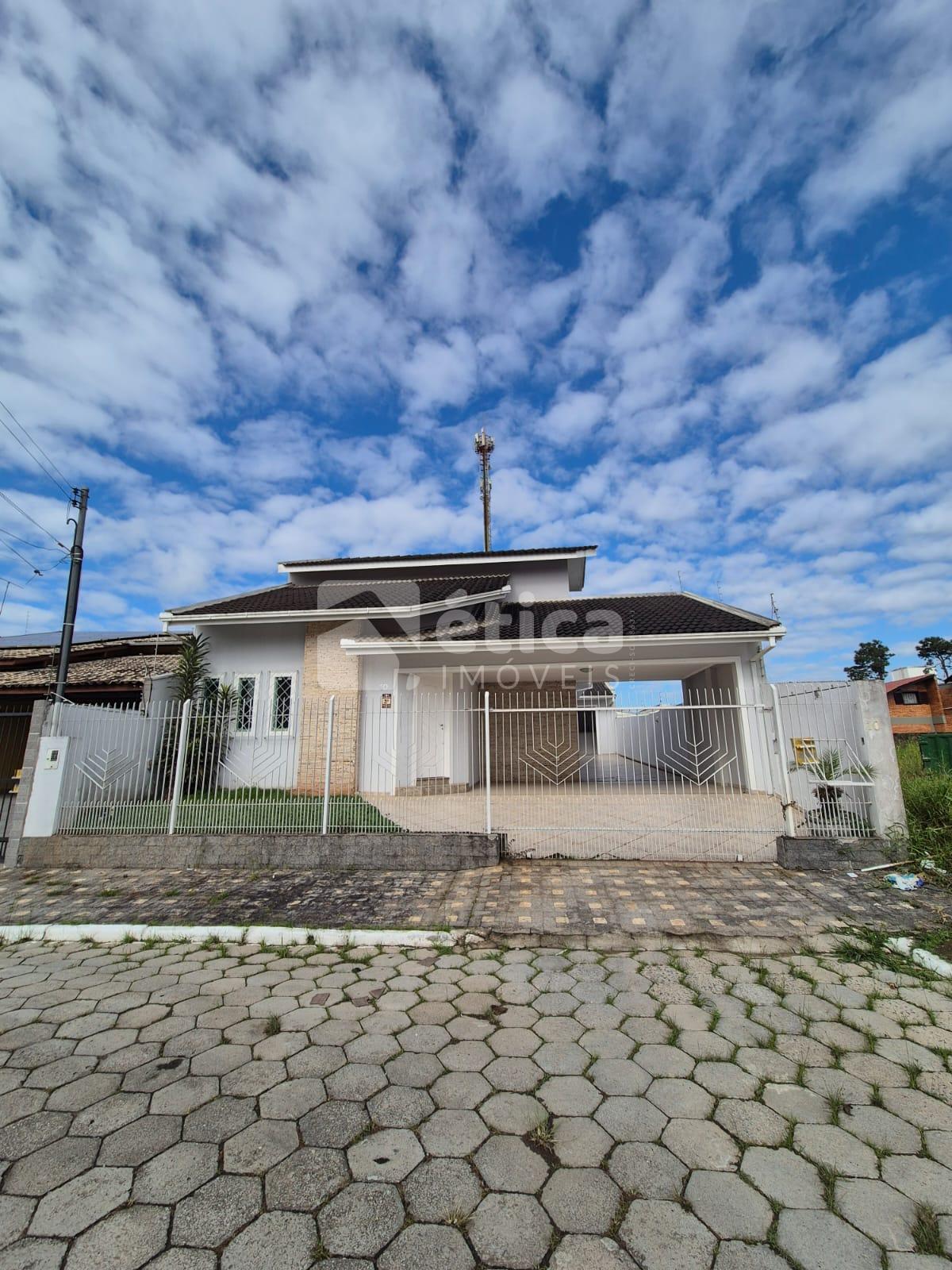 Locação Casa Grande com 4 Quartos e Área Gourmet no Dom Bosco